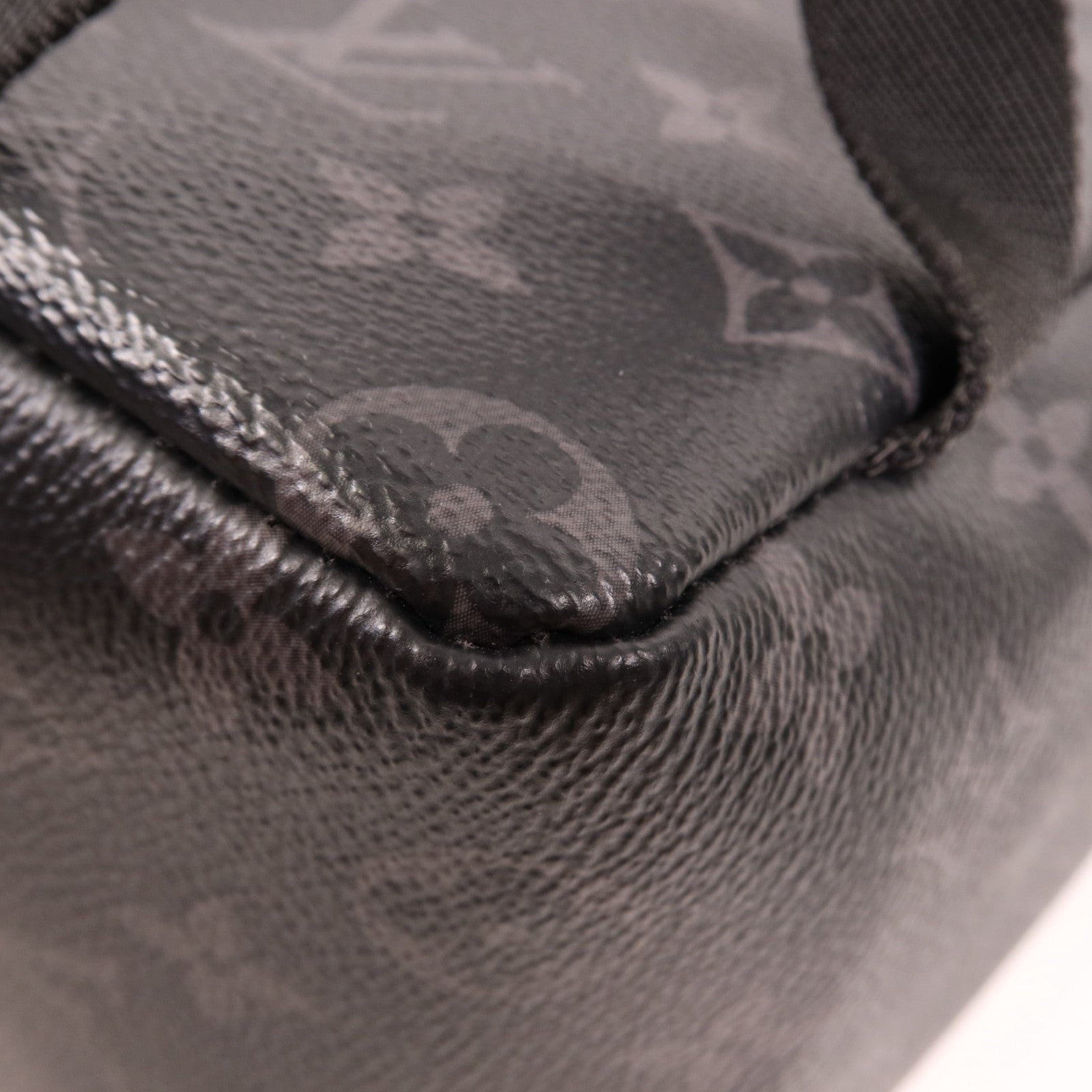 LOUIS VUITTON Monogram Eclipse Saumur銀扣背包