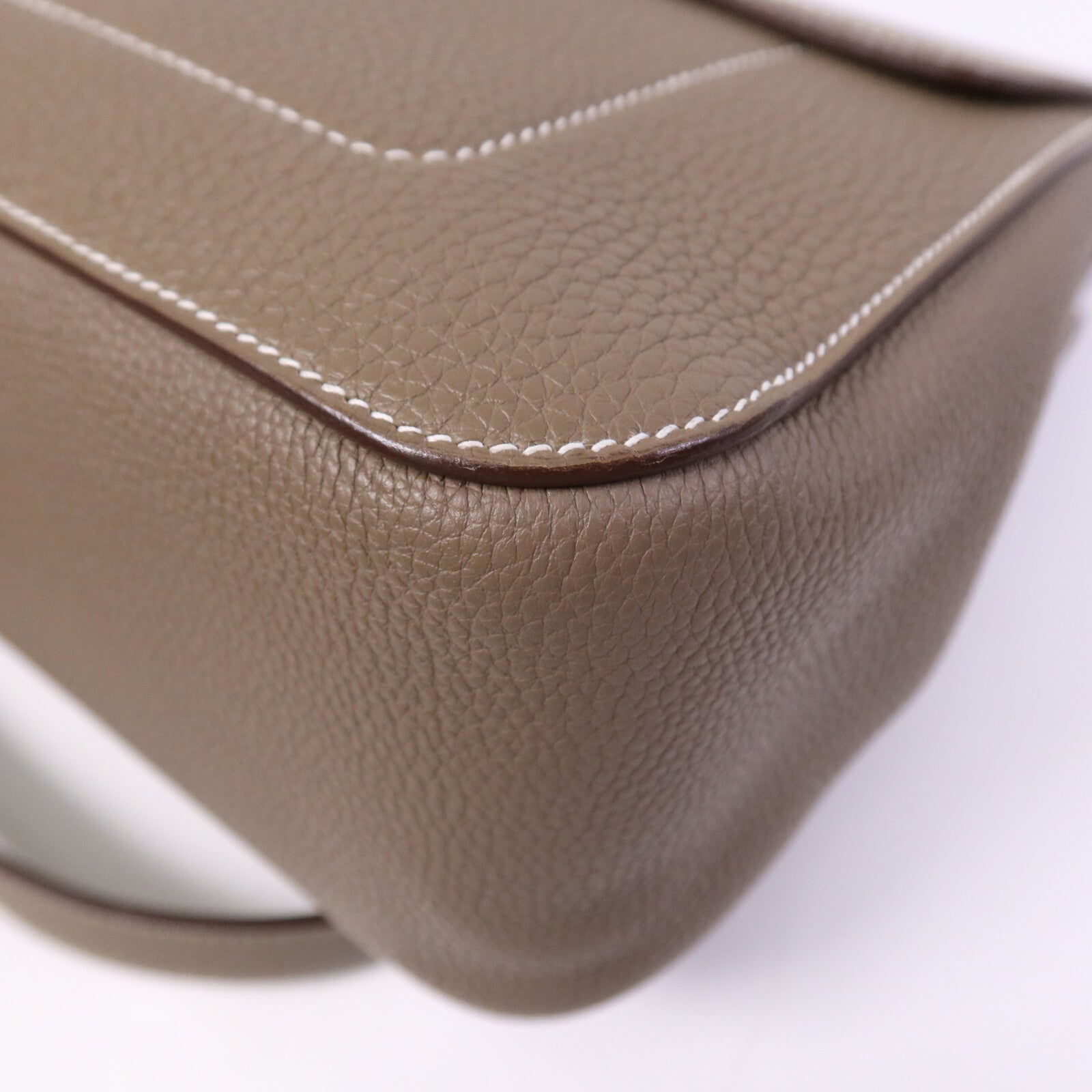 HERMES Togo皮革Mali-Selle PM Messenger Bag銀扣肩背袋Etoupe