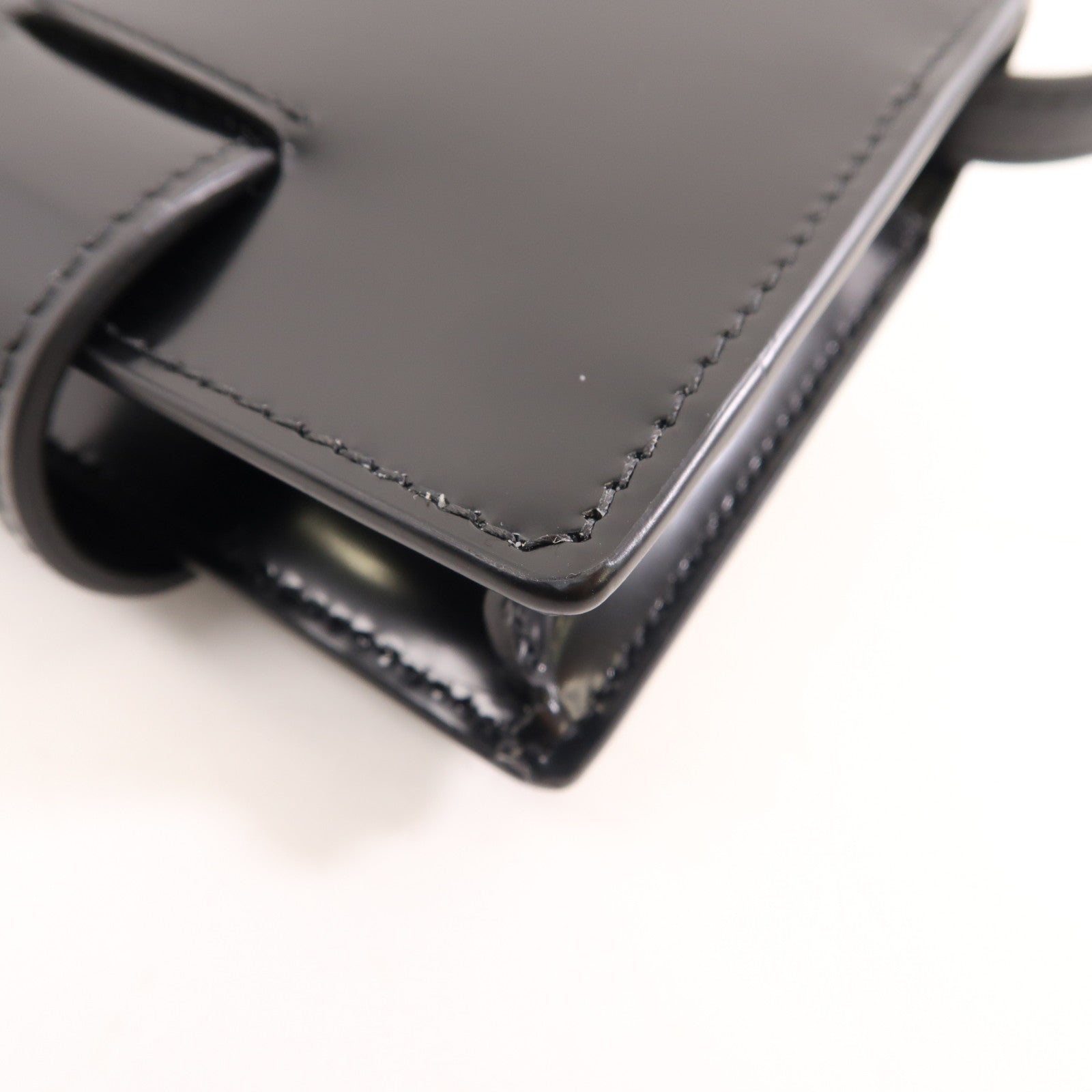 Salvatore Ferragamo 皮革Shoulder Bag銀扣肩背袋黑色