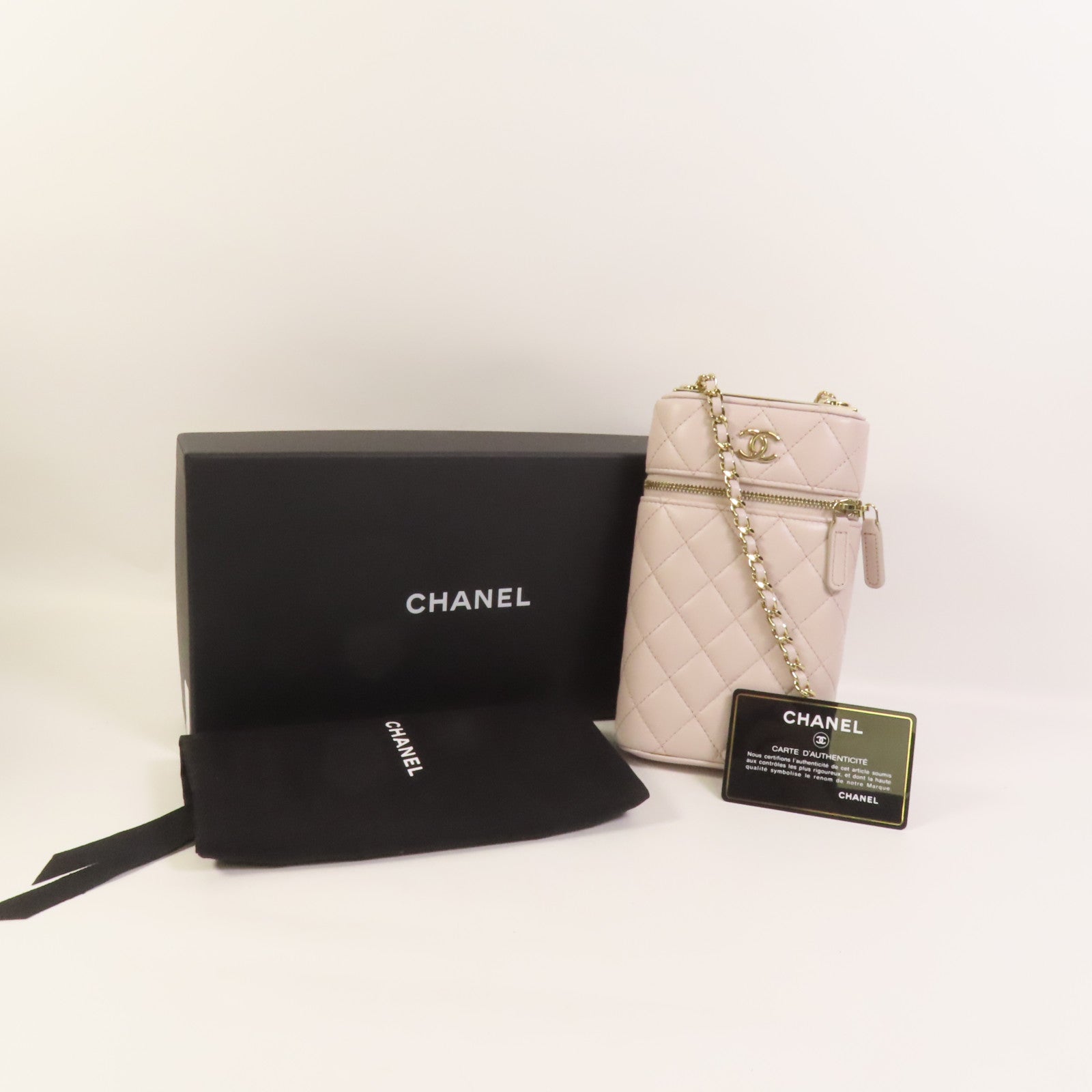 CHANEL 羊皮皮革Vanity Phone Case with Chain鏈帶肩背袋