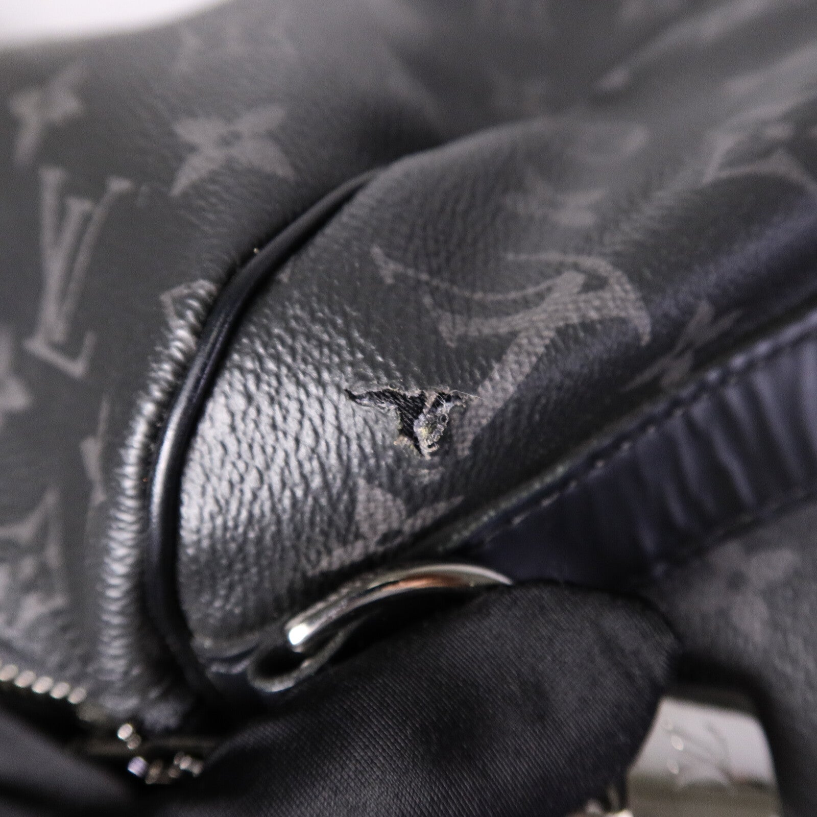 LOUIS VUITTON Monogram Eclipse Keepall 45 Bandoulie手挽肩背兩用袋