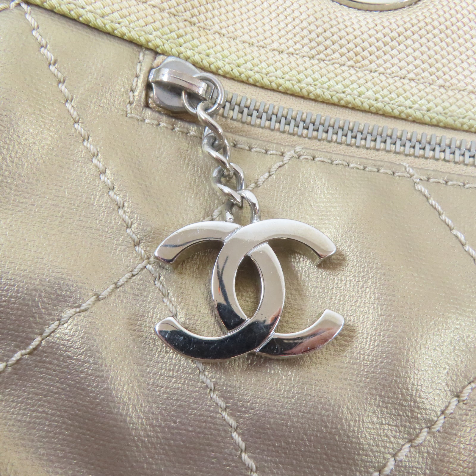 CHANEL 塗層帆布Tote Bag銀扣肩背袋金色