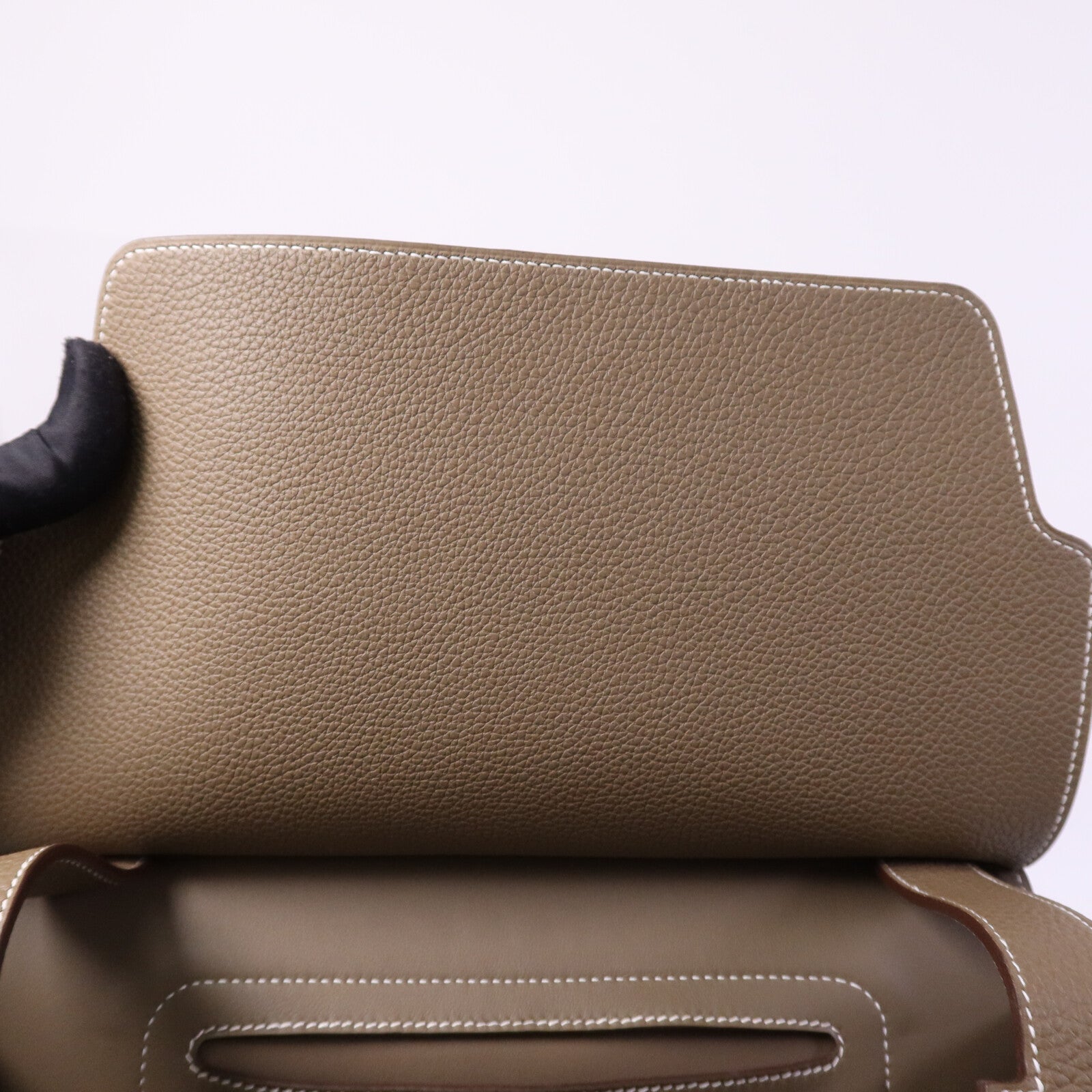 HERMES Togo皮革Mali-Selle PM Messenger Bag銀扣肩背袋Etoupe