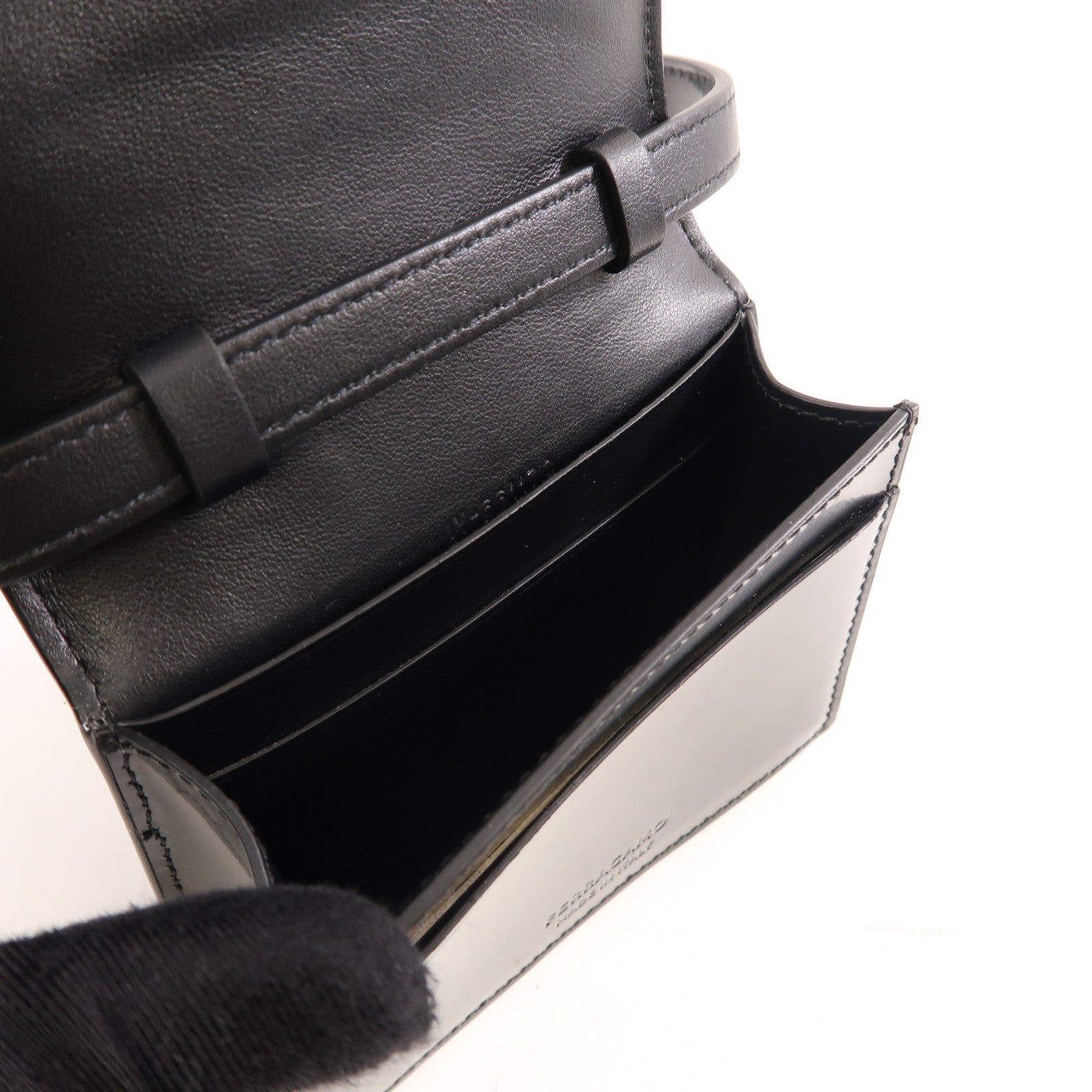 Salvatore Ferragamo 皮革Shoulder Bag銀扣肩背袋黑色