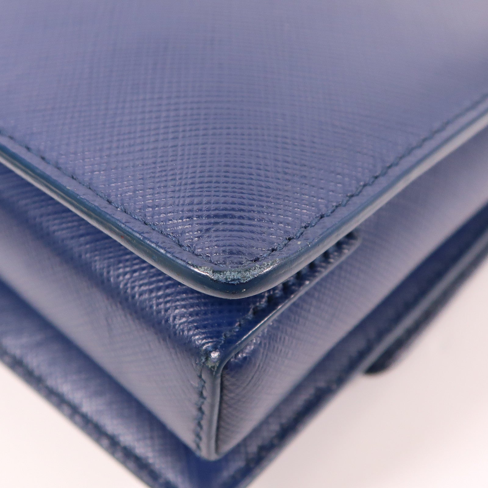 Salvatore Ferragamo 牛皮皮革Chain Shoulder金扣鏈帶肩背袋