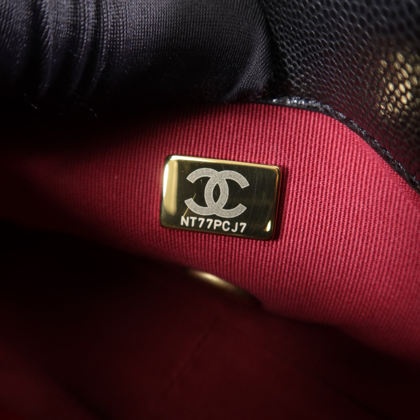 CHANEL 牛皮皮革Mini Flap 17cm鏈帶肩背袋