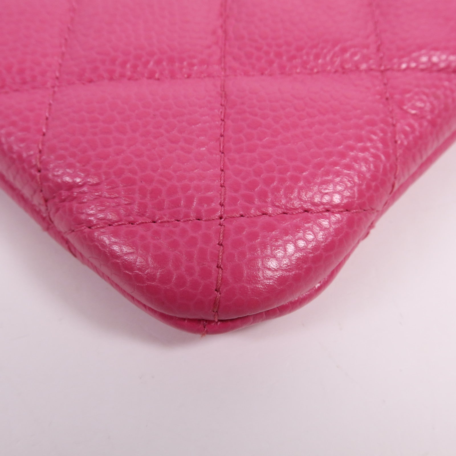 CHANEL 牛皮皮革Classic Medium銀扣手拿包