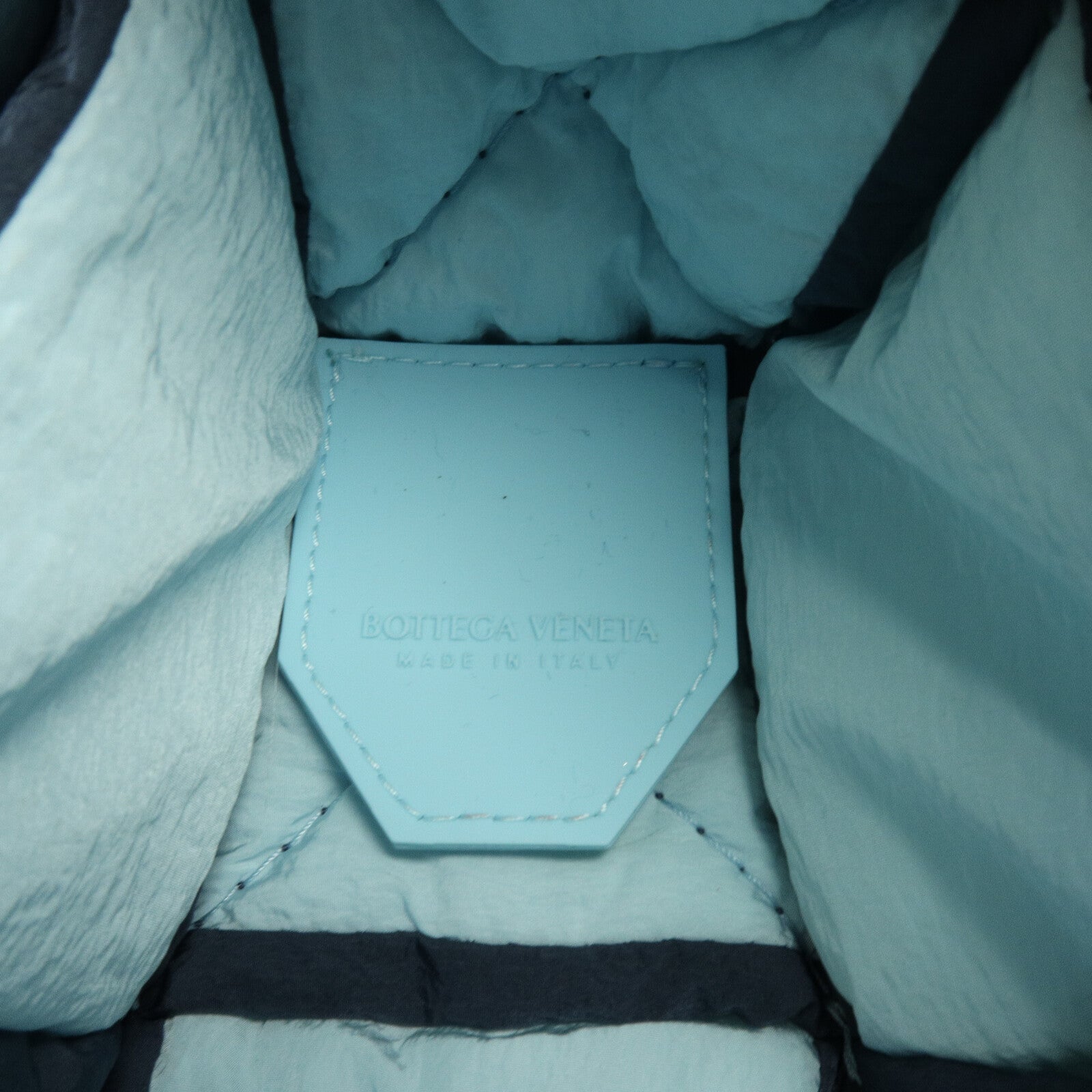 BOTTEGA VENETA 尼龍Padded Tech Cassette Bag肩背袋