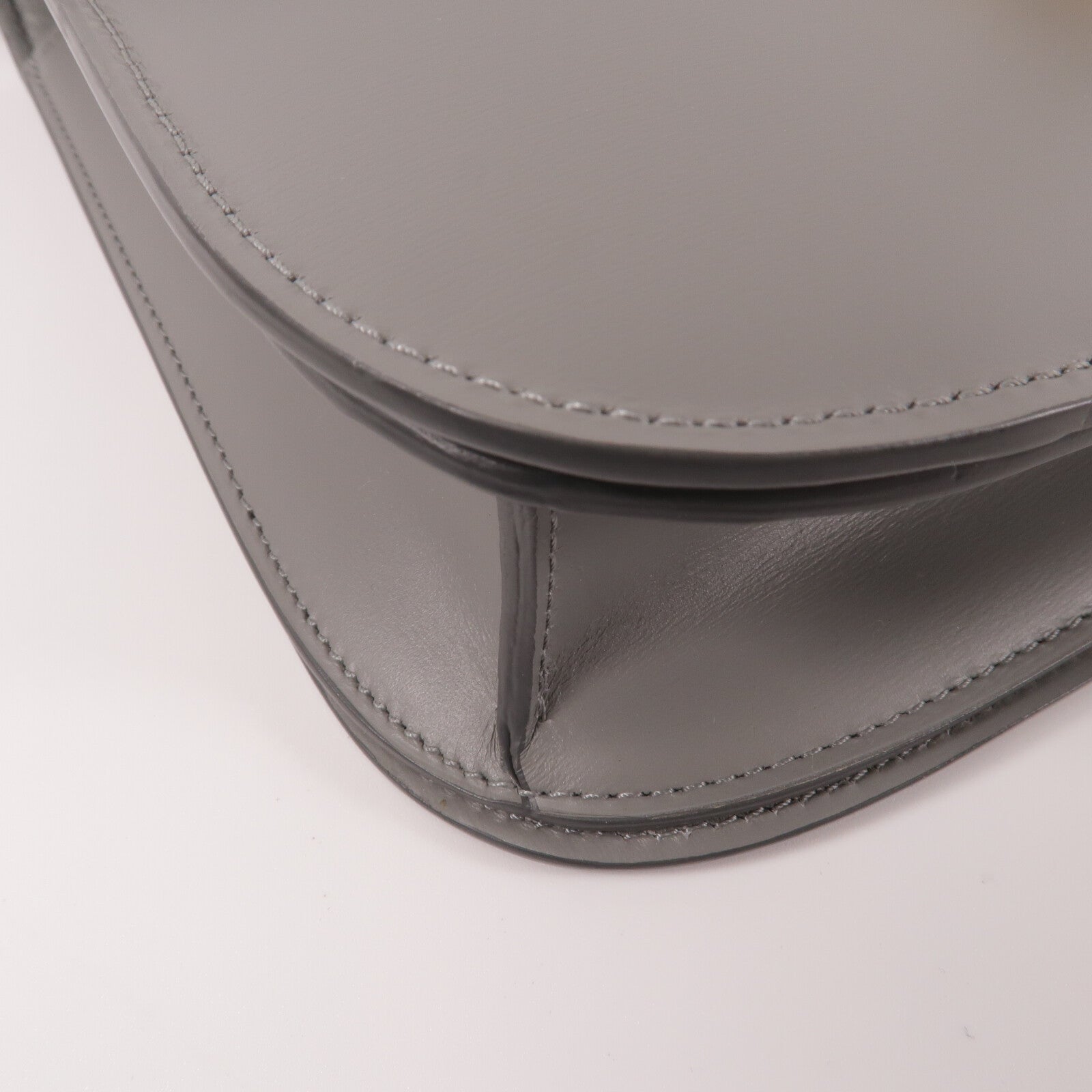CELINE 牛皮皮革Classic Box Medium肩背袋