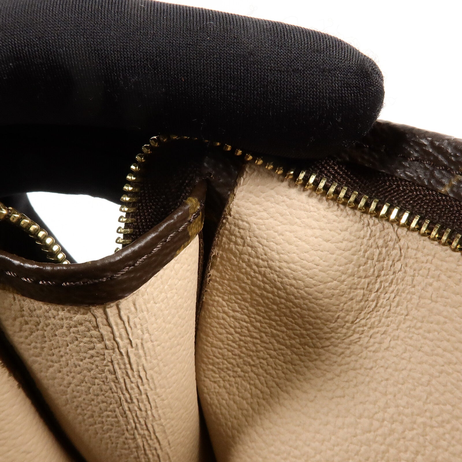 LOUIS VUITTON Monogram Poche Toilette手拿包