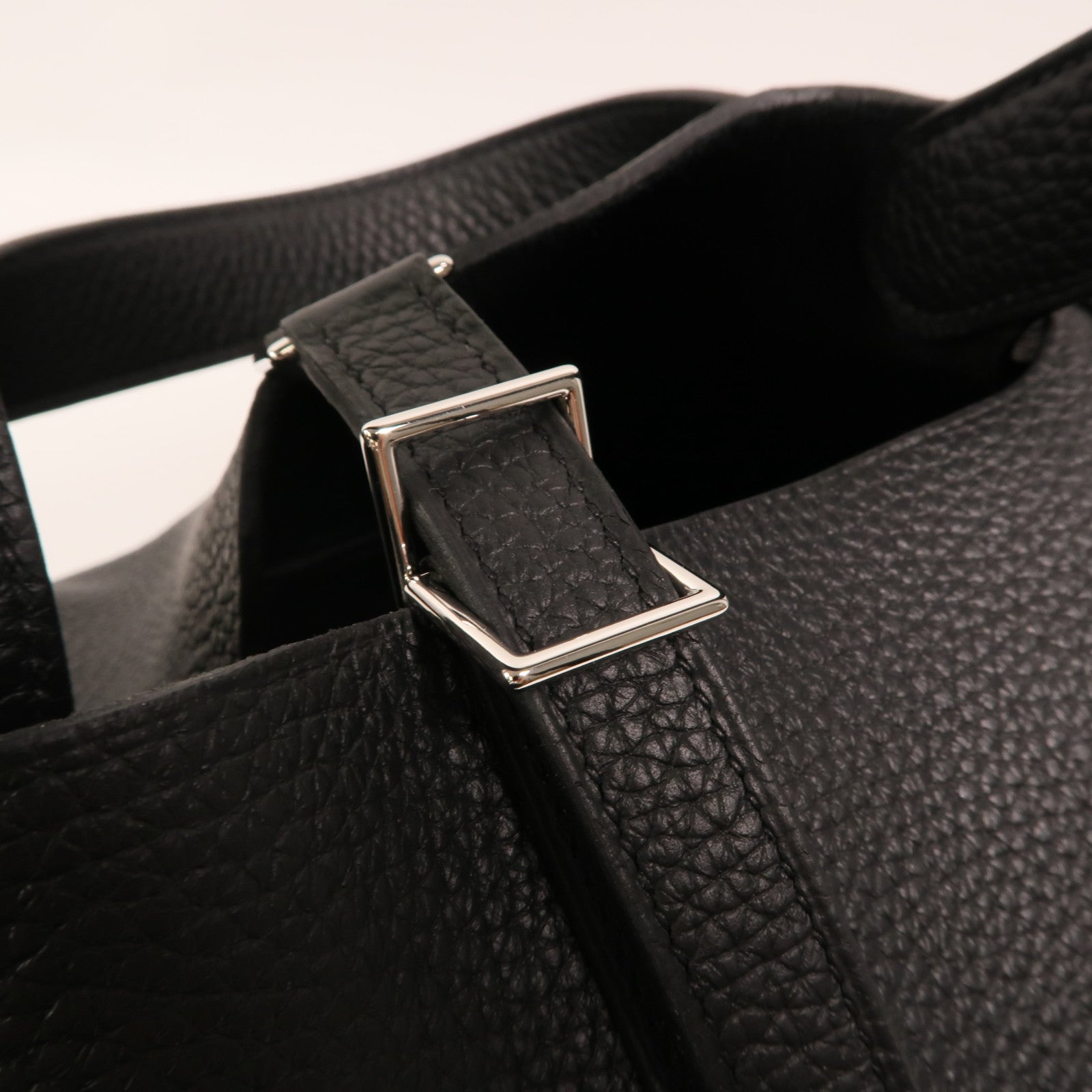 HERMES Clemence皮革Picotin MM銀扣手挽袋Noir