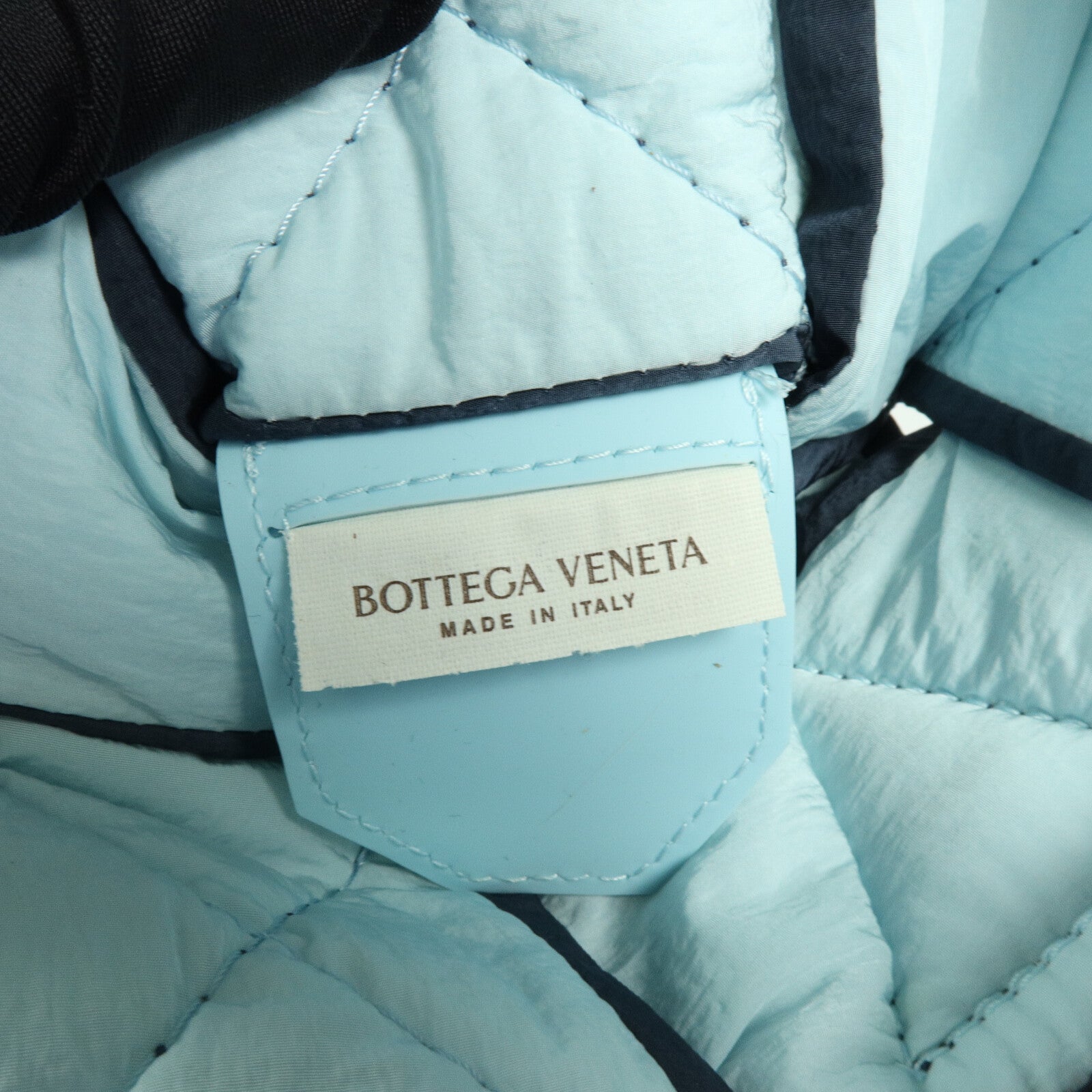 BOTTEGA VENETA 尼龍Padded Tech Cassette Bag肩背袋