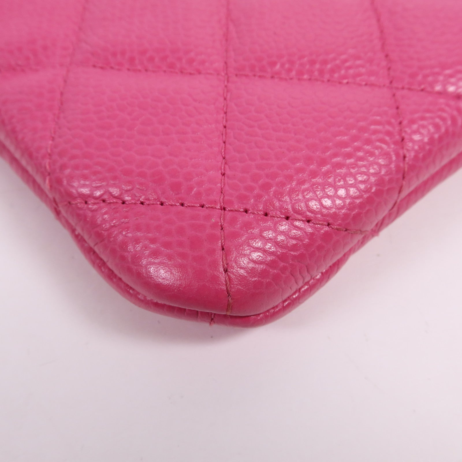 CHANEL 牛皮皮革Classic Medium銀扣手拿包