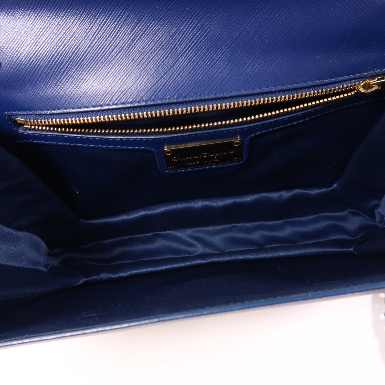 Salvatore Ferragamo 牛皮皮革Chain Shoulder金扣鏈帶肩背袋