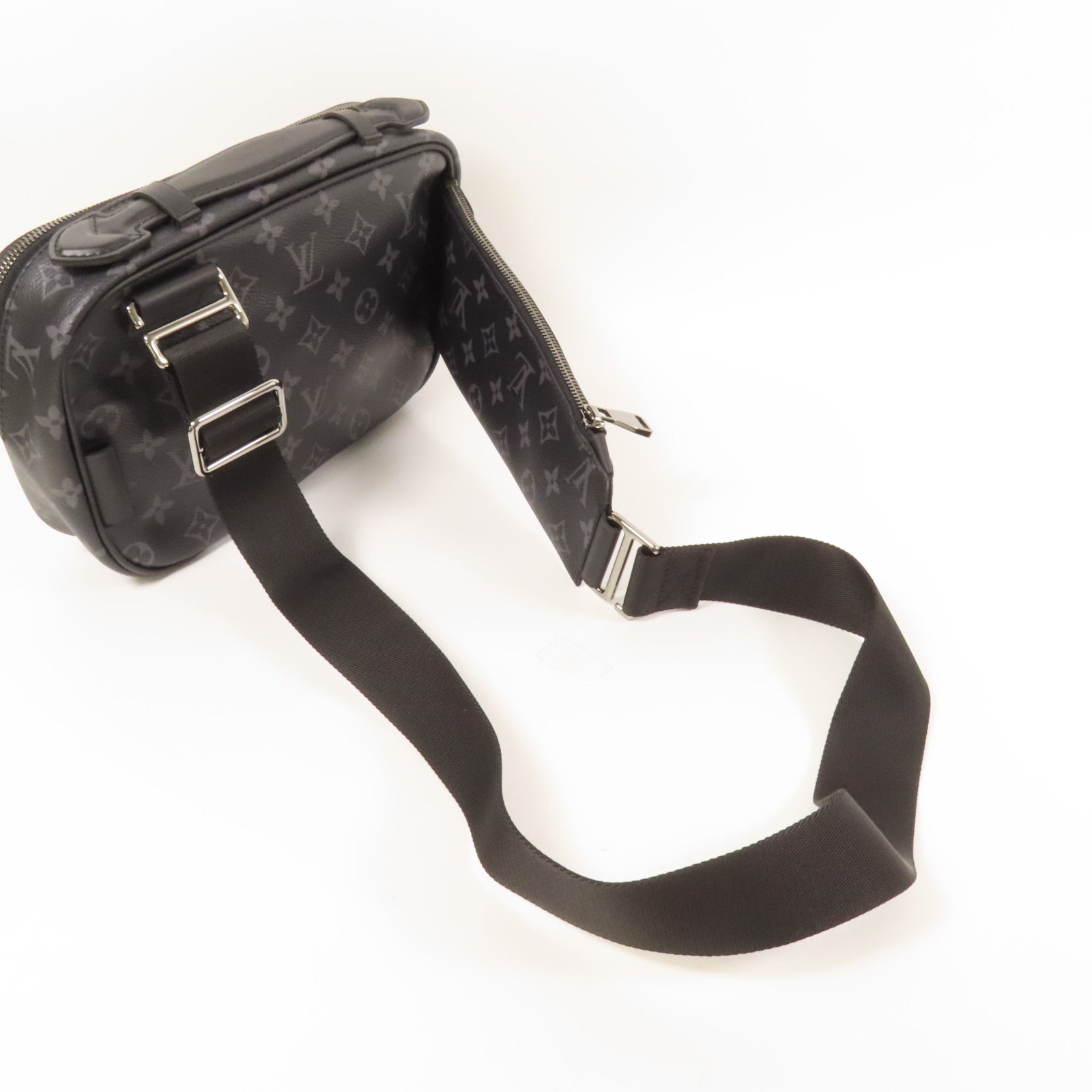 LOUIS VUITTON Monogram Eclipse Bum Bag銀扣手挽肩背兩用袋
