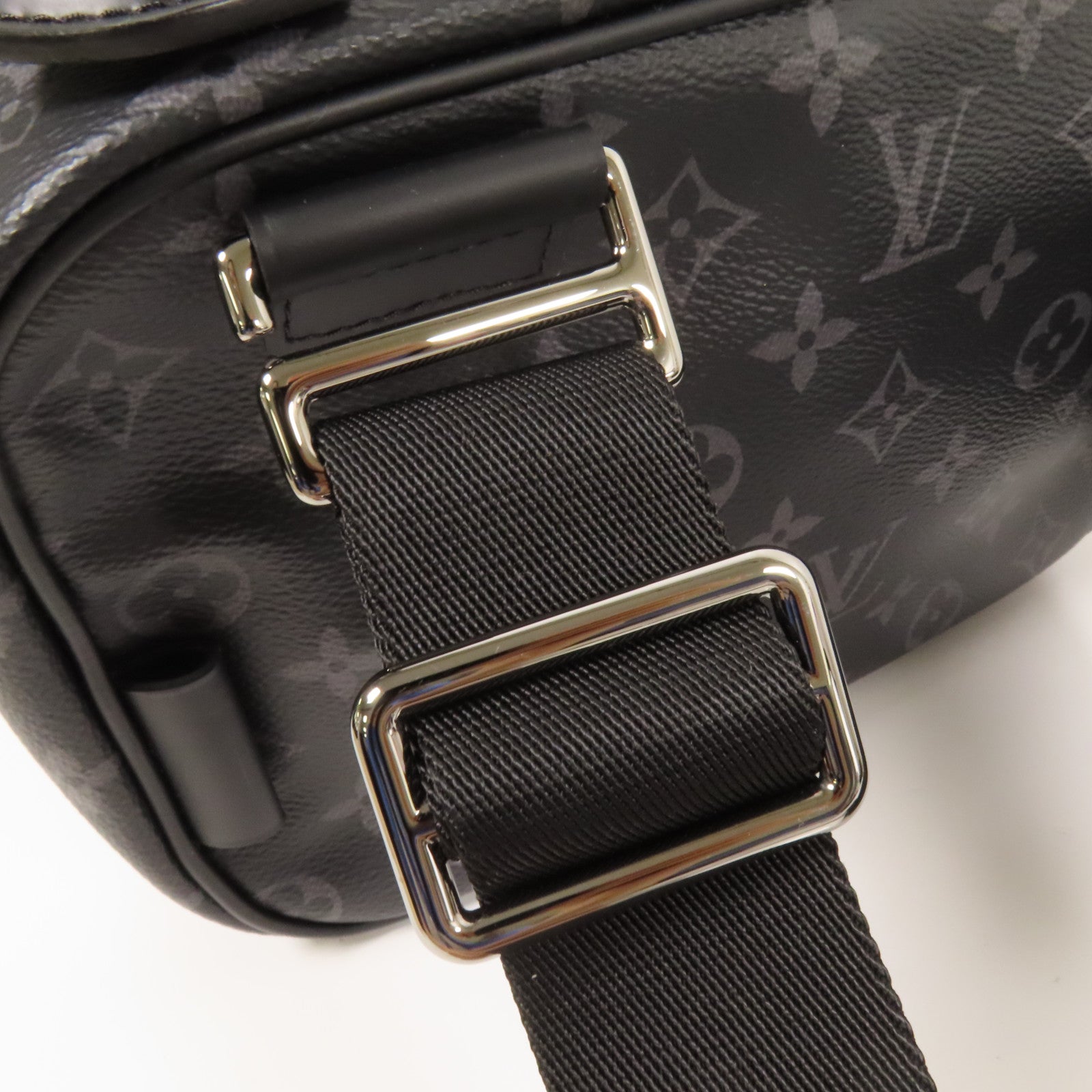 LOUIS VUITTON Monogram Eclipse Bum Bag銀扣手挽肩背兩用袋