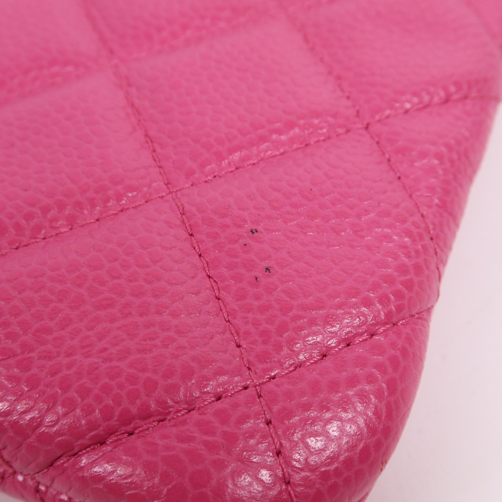 CHANEL 牛皮皮革Classic Medium銀扣手拿包