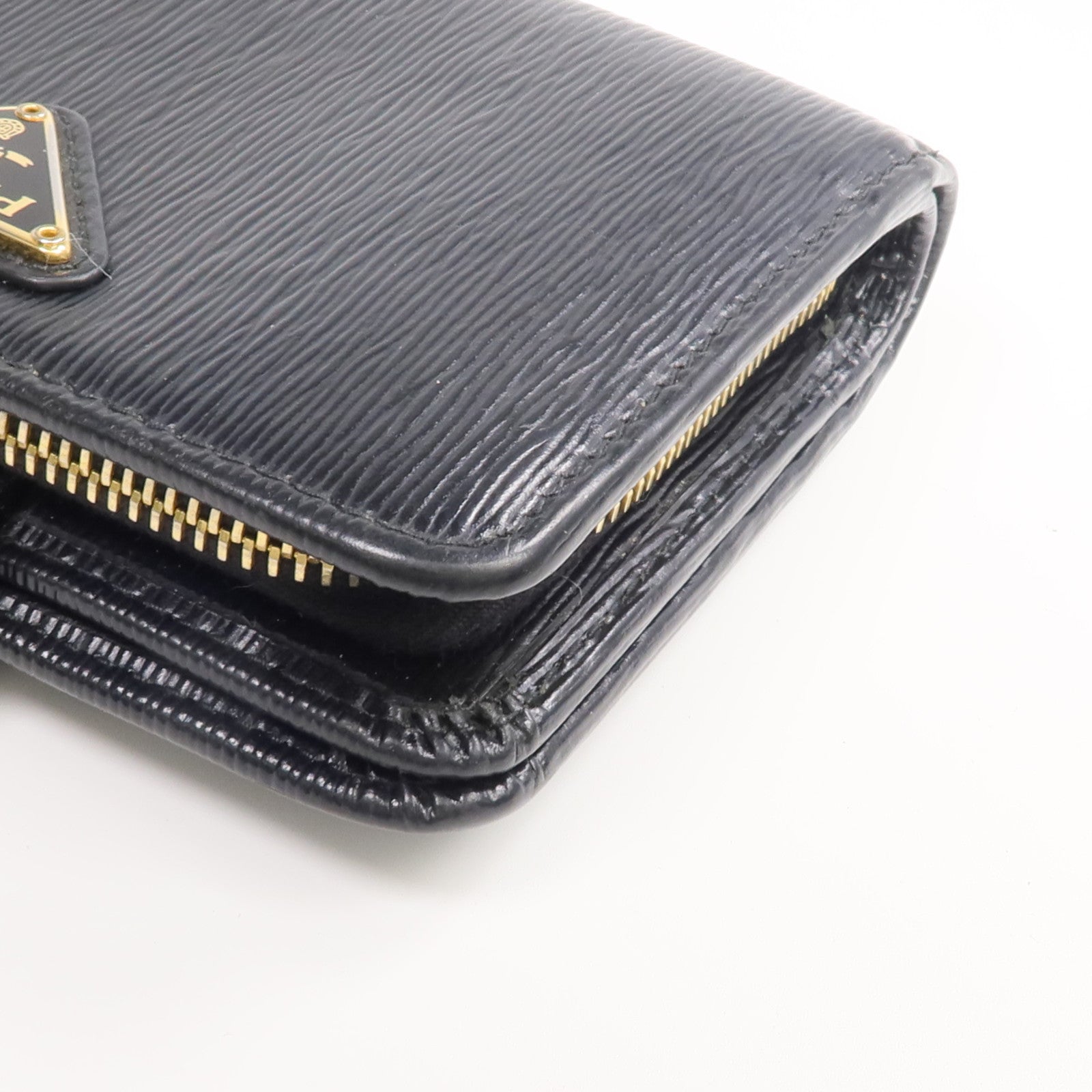 PRADA 牛皮皮革Wallet金扣錢包