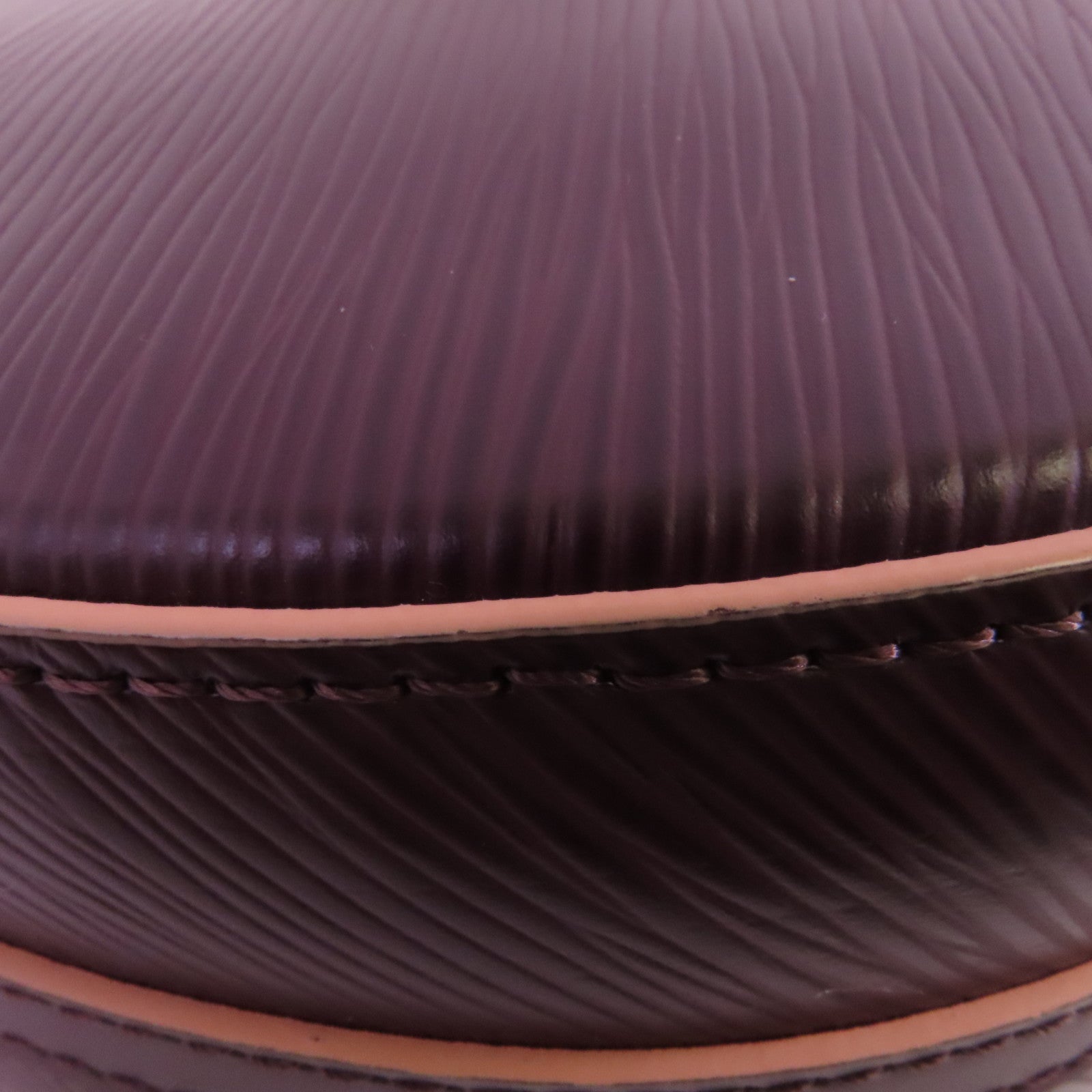 LOUIS VUITTON Epi Saint Cloud金扣肩背袋