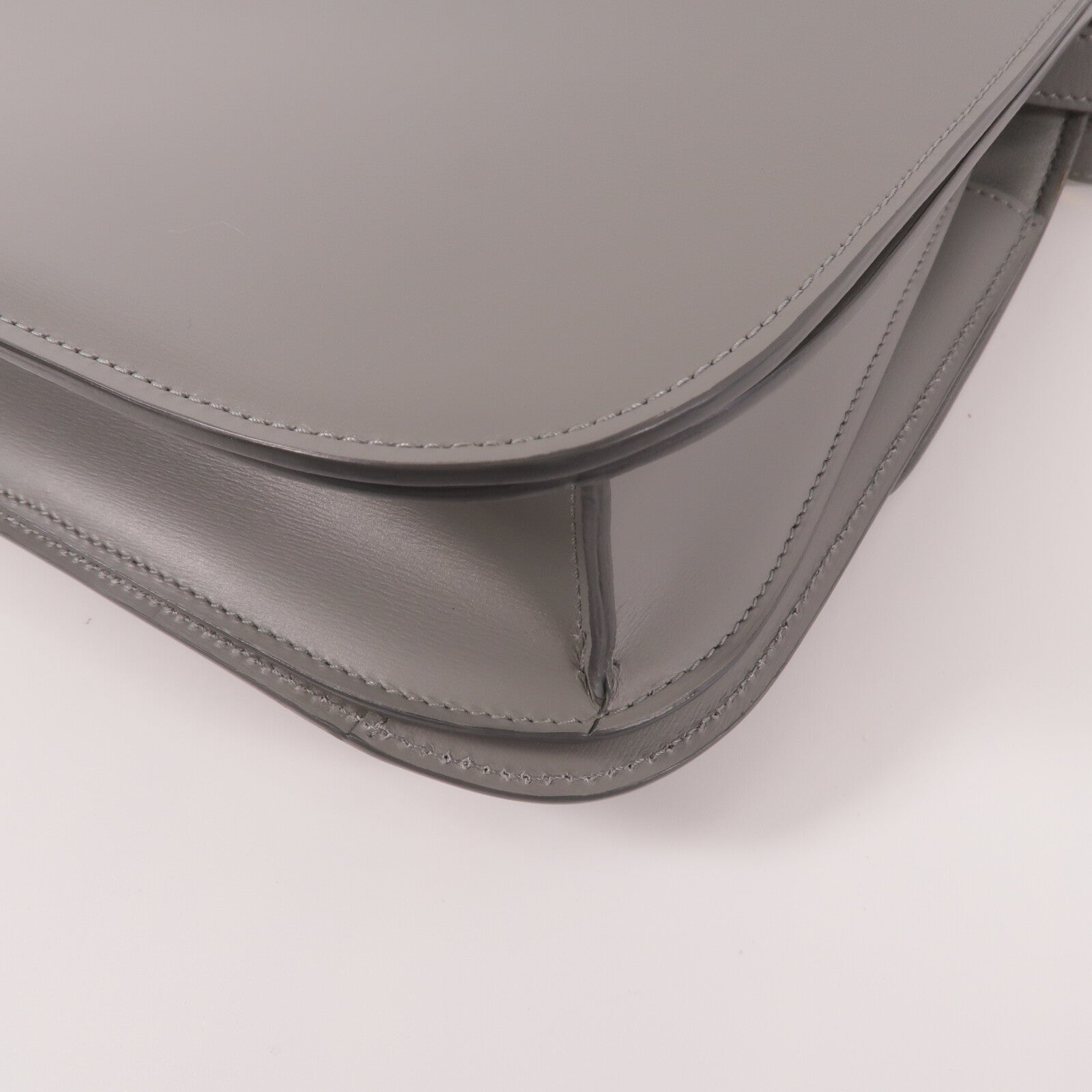 CELINE 牛皮皮革Classic Box Medium肩背袋