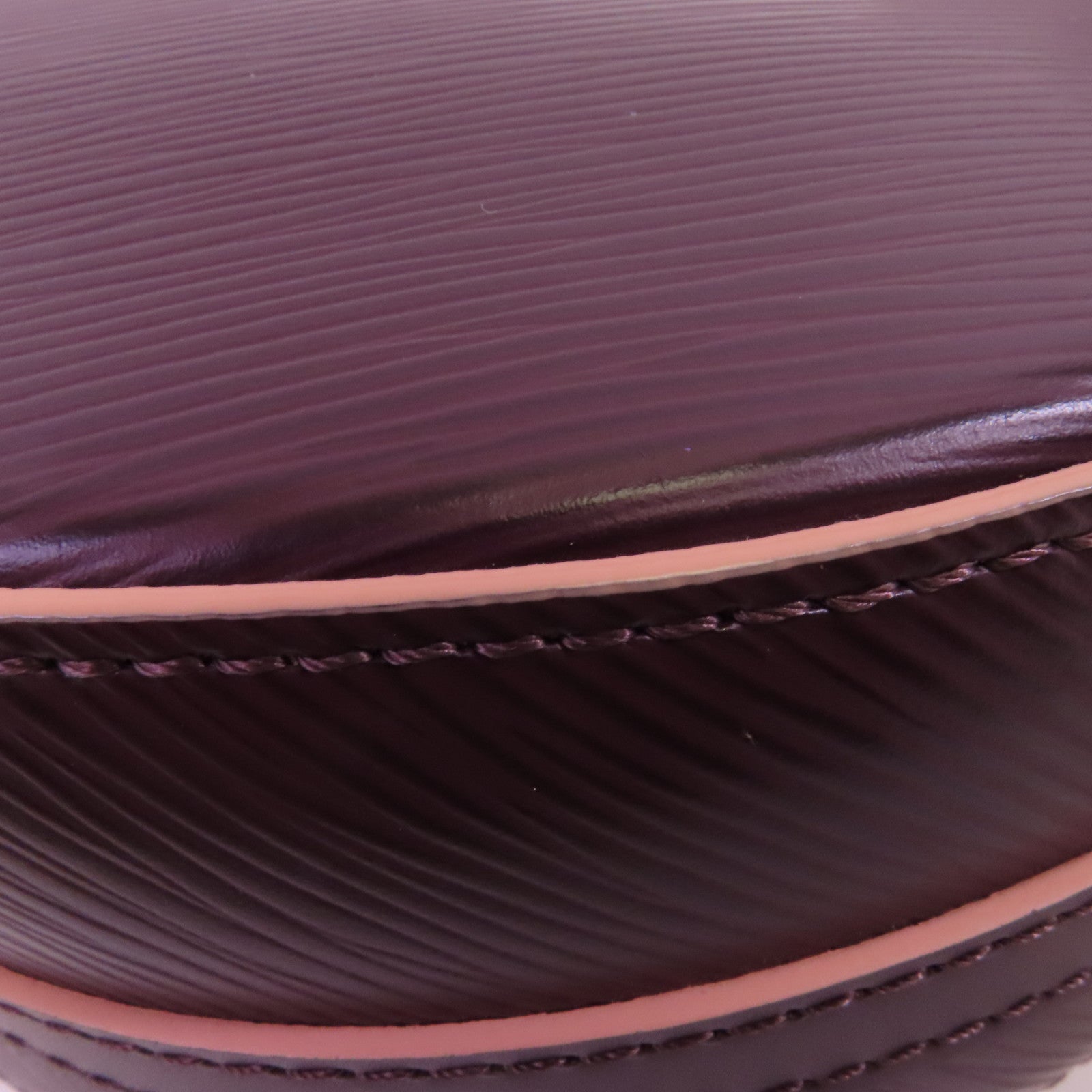 LOUIS VUITTON Epi Saint Cloud金扣肩背袋