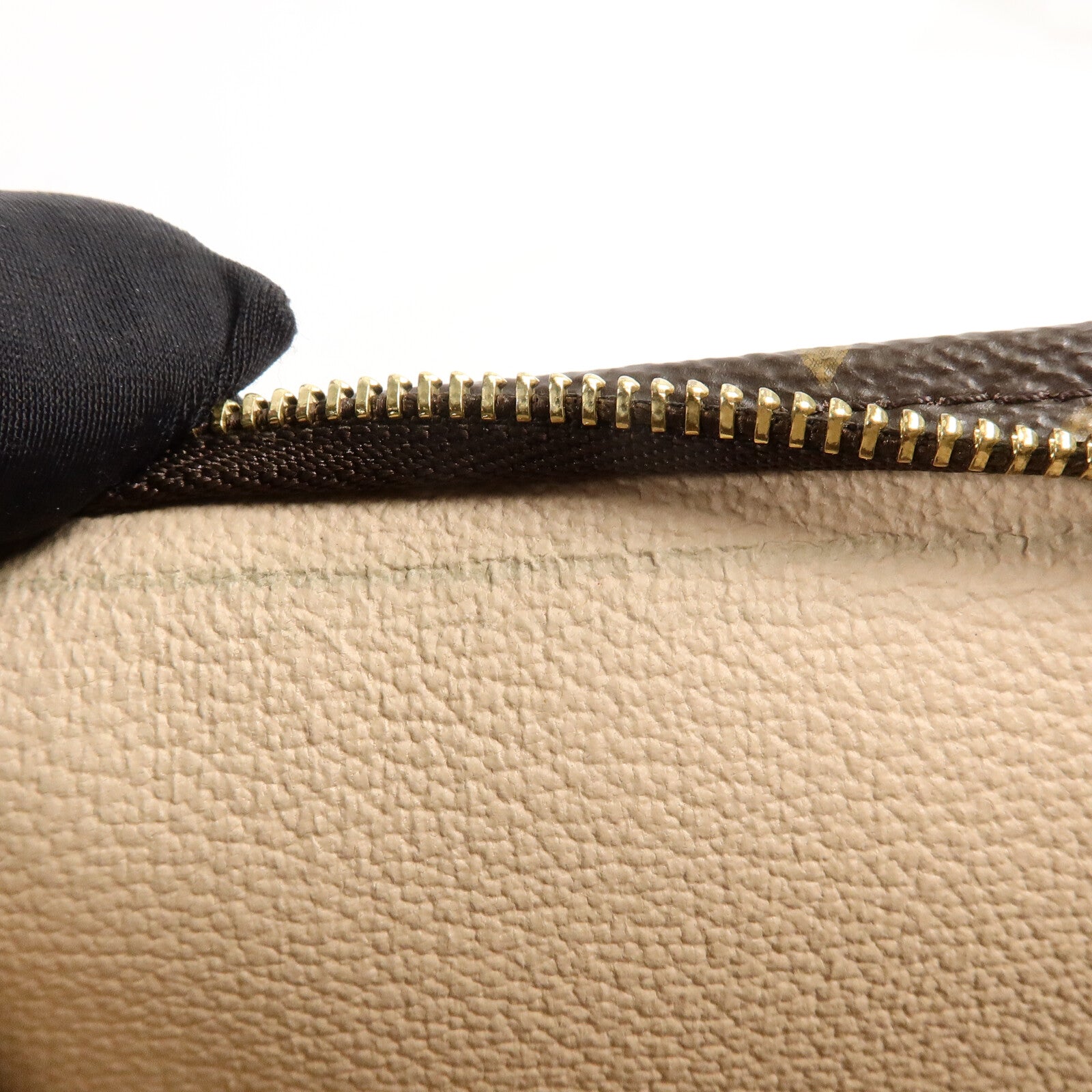 LOUIS VUITTON Monogram Poche Toilette手拿包