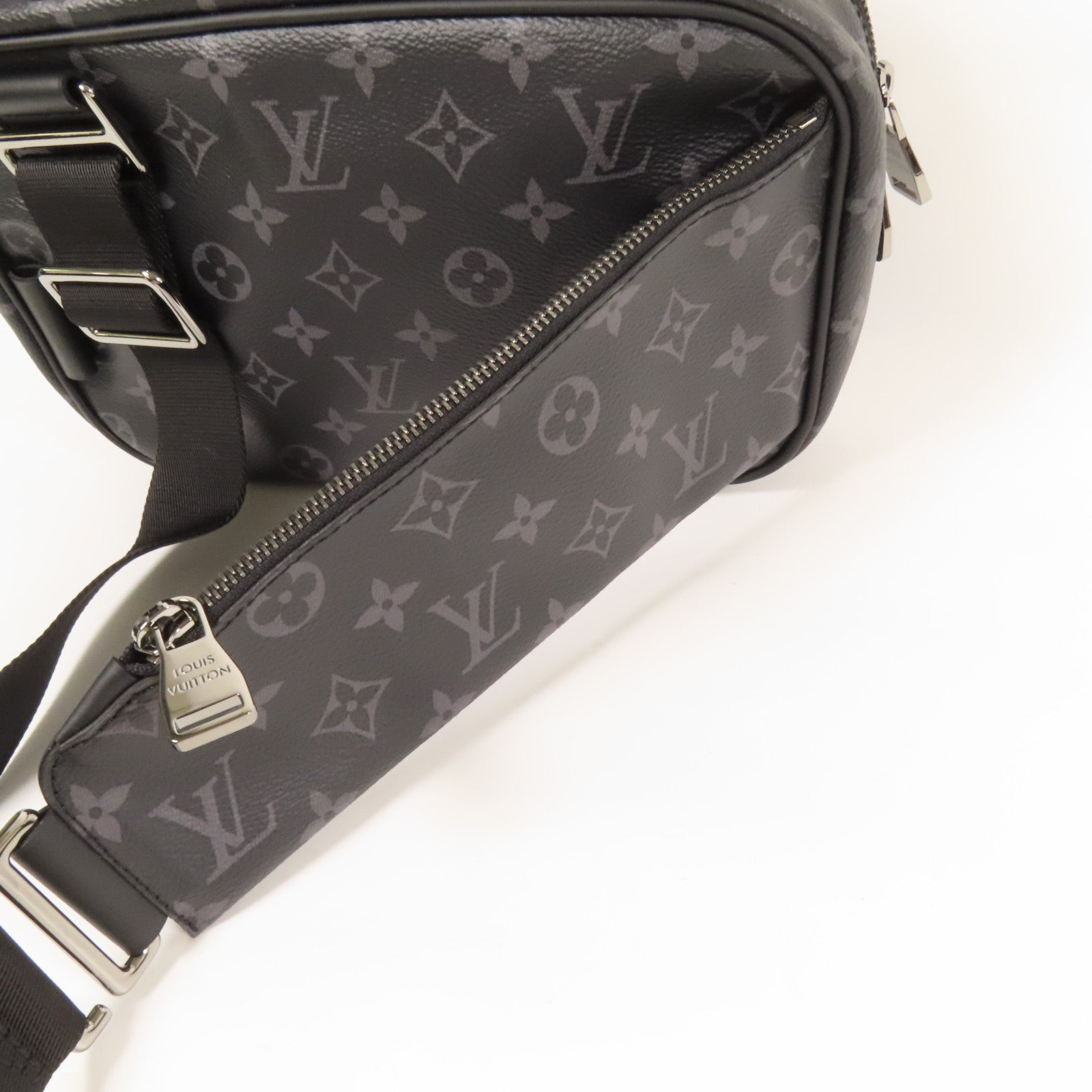 LOUIS VUITTON Monogram Eclipse Bum Bag銀扣手挽肩背兩用袋