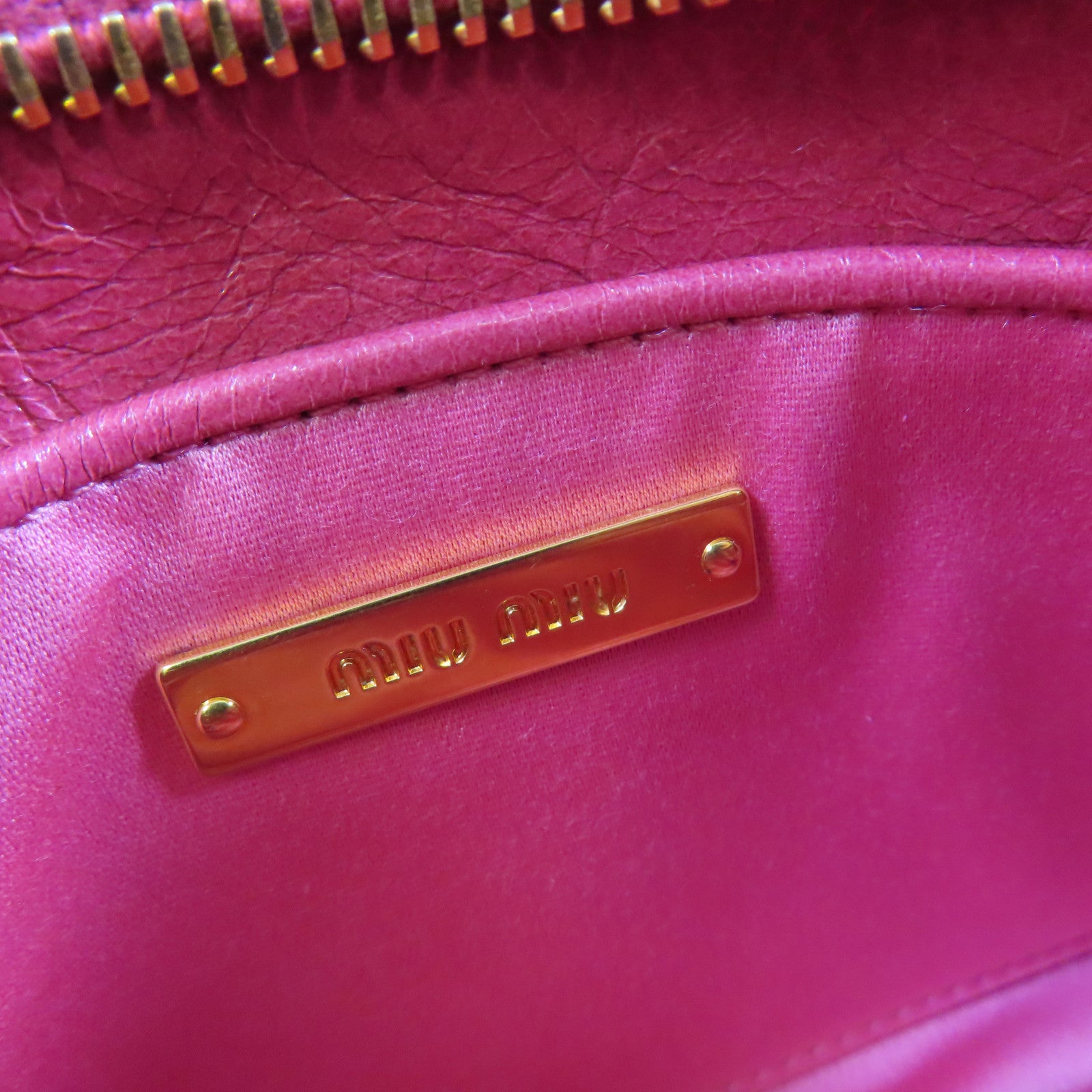 Miu Miu 牛皮皮革Hand Bag金扣手挽袋