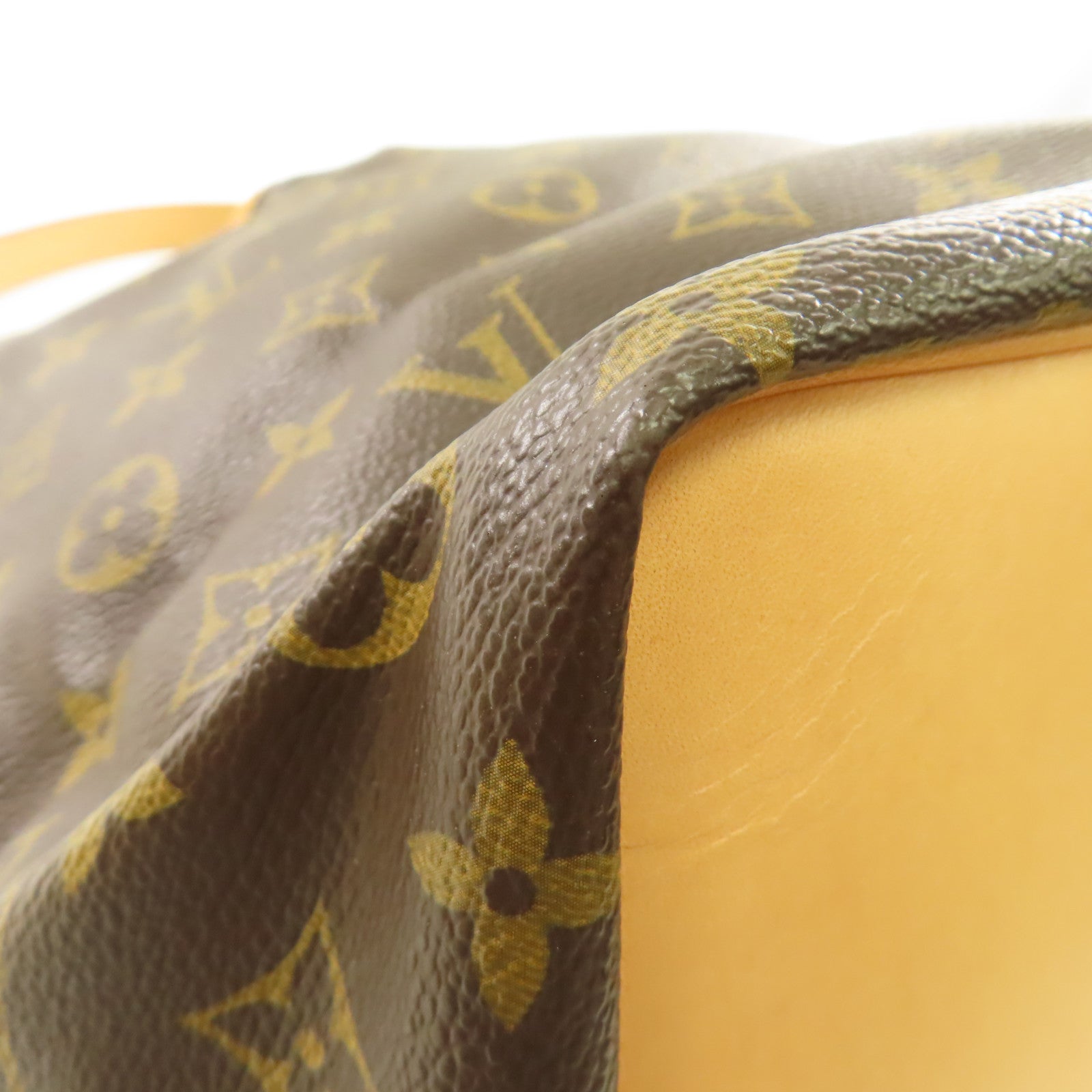 LOUIS VUITTON Monogram Petit Noe金扣肩背袋啡色