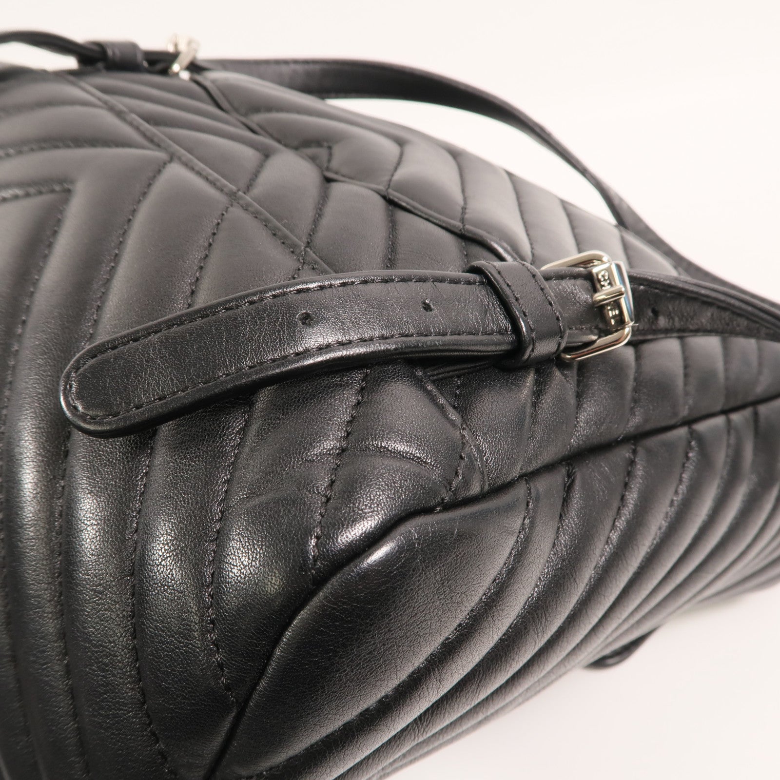 CHANEL 羊皮皮革Urban Spirit Backpack背包