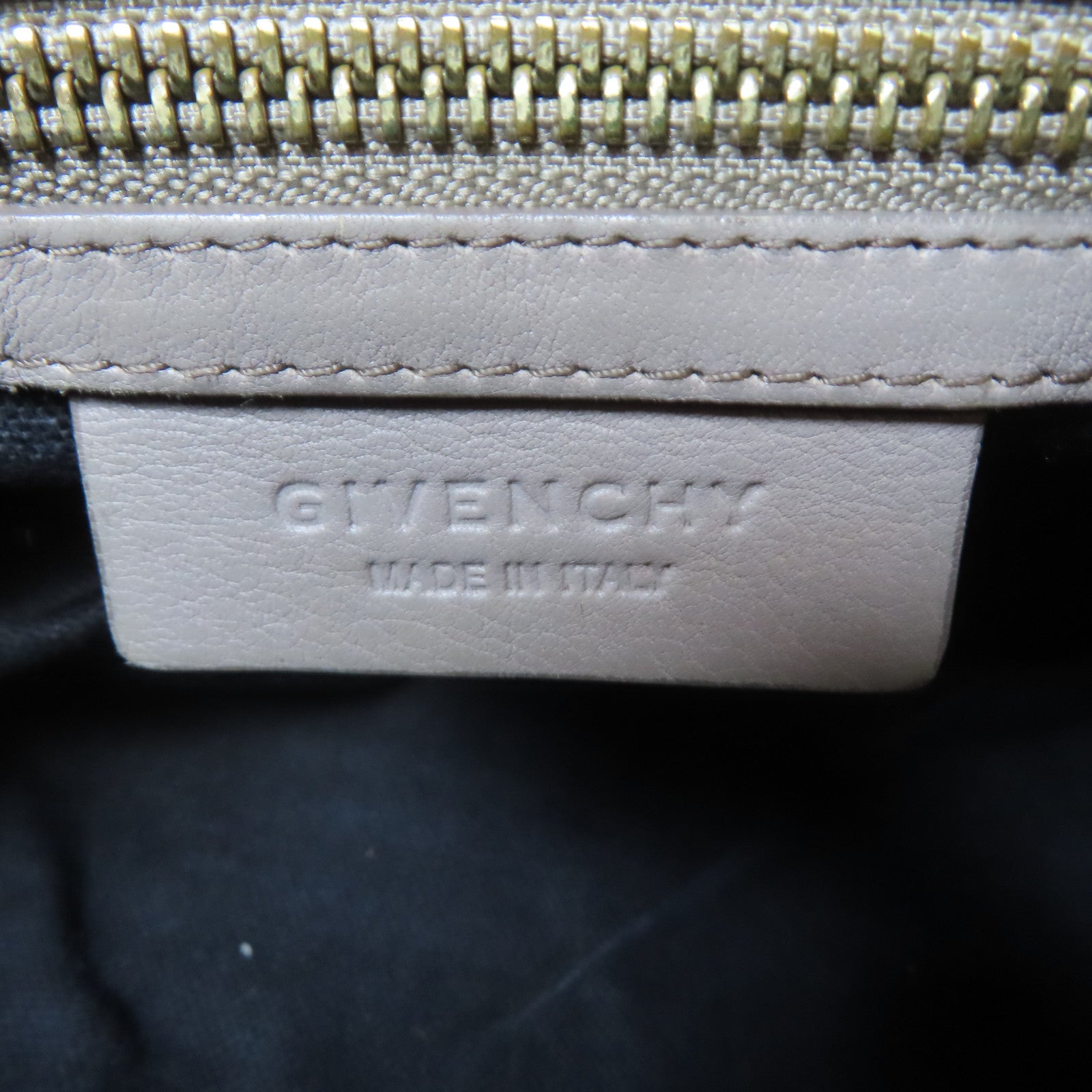 GIVENCHY 【激減優惠】牛皮皮革Shoulder Bag金扣肩背袋深藍色/米色