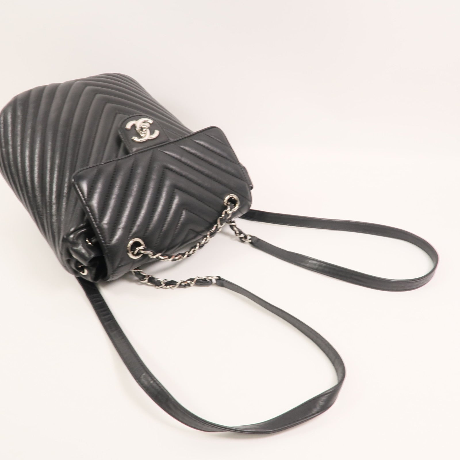 CHANEL 羊皮皮革Urban Spirit Backpack背包