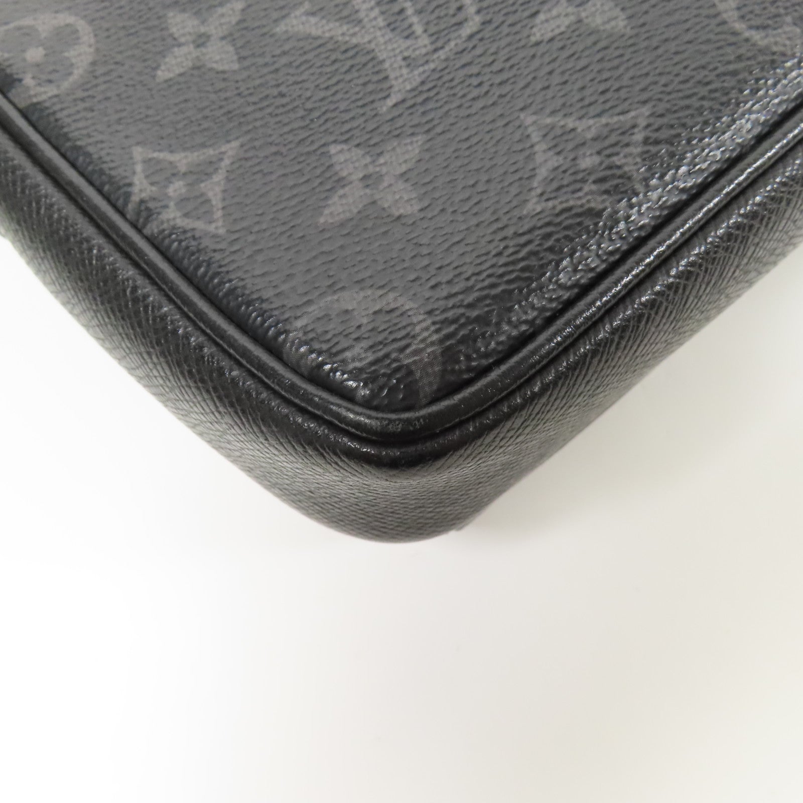 LOUIS VUITTON Monogram Eclipse/Taiga Outdoor Messenger銀扣肩背袋