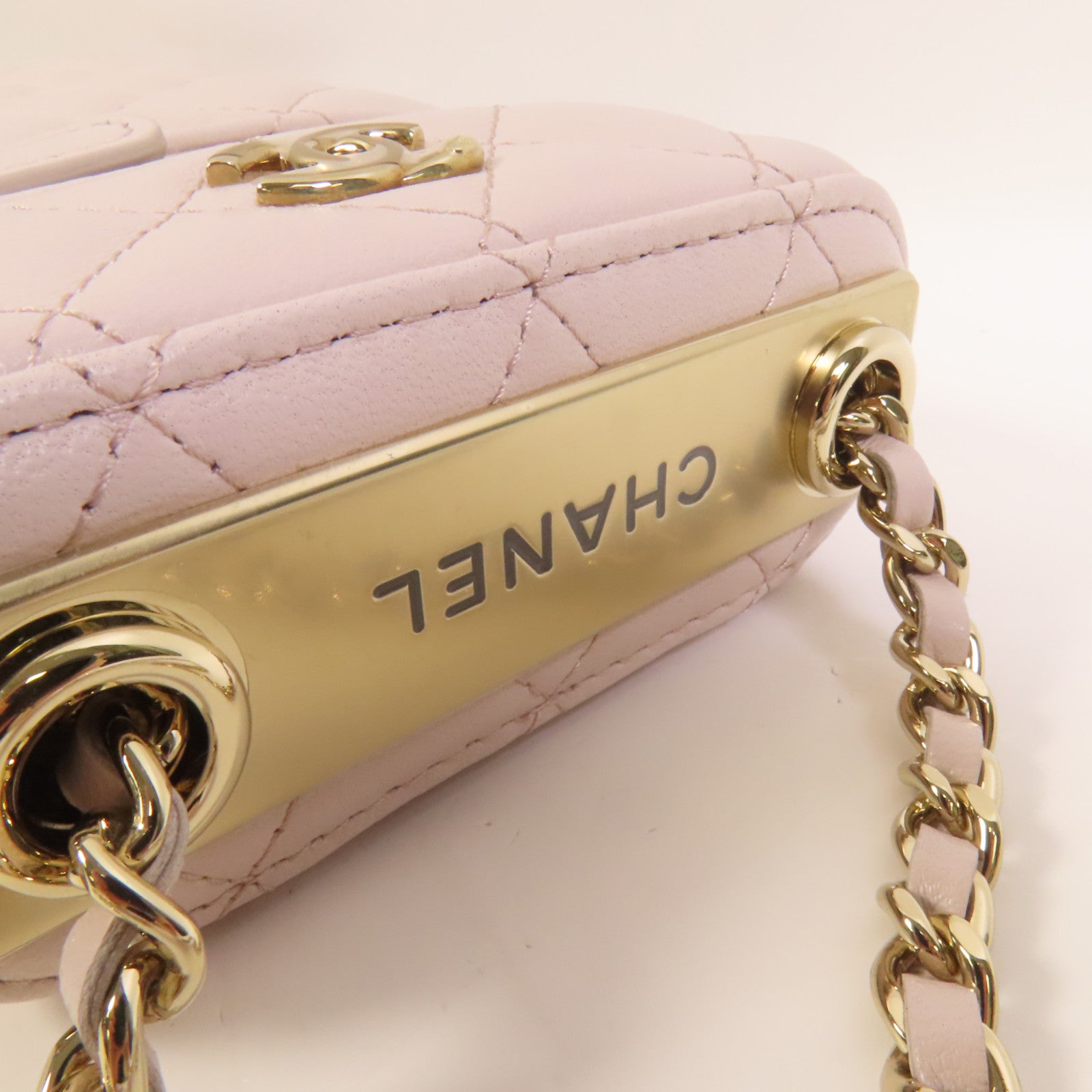 CHANEL 羊皮皮革Vanity Phone Case with Chain鏈帶肩背袋