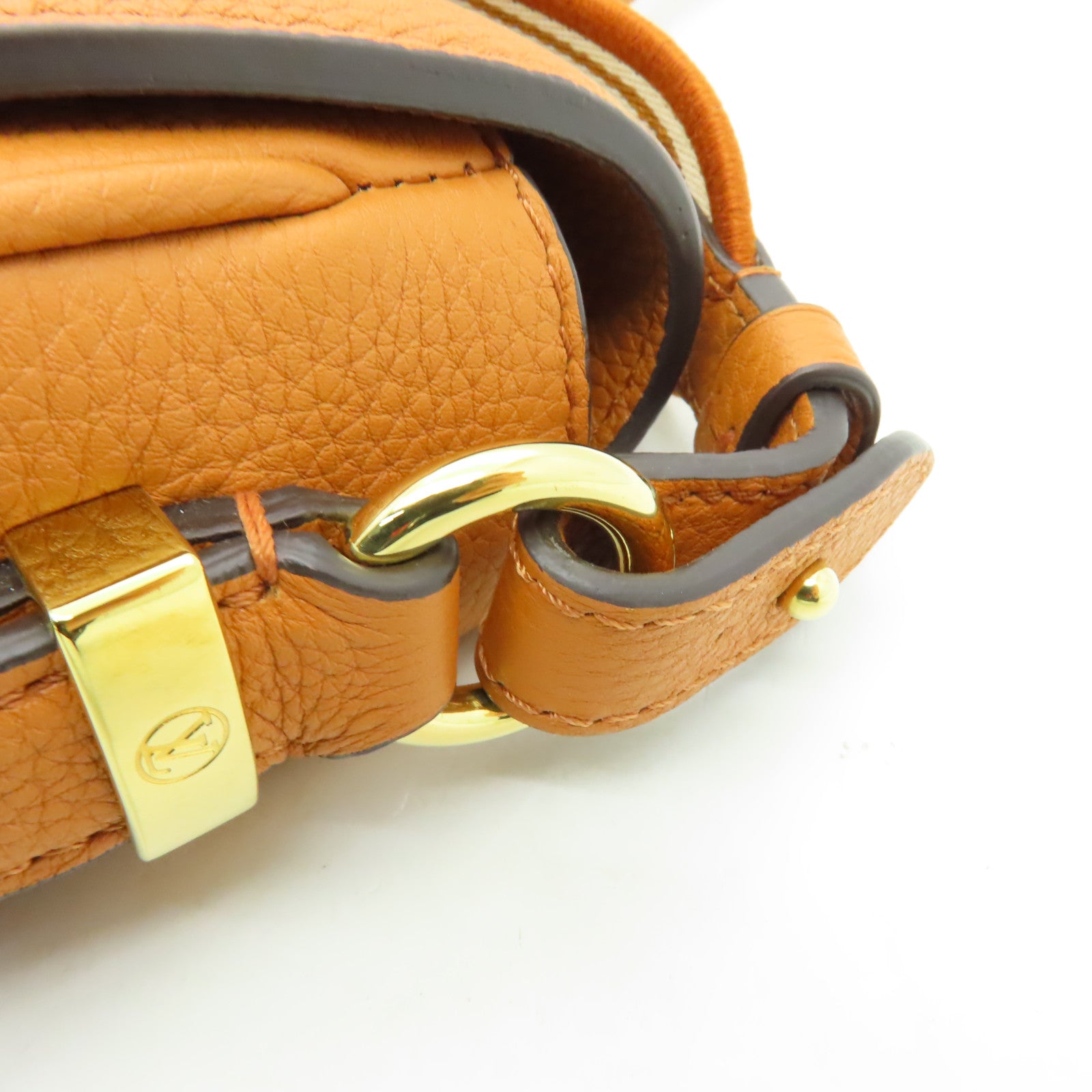 LOUIS VUITTON 【清倉大減價】粒面小牛皮Pont 9 Soft MM金扣肩背袋啡色
