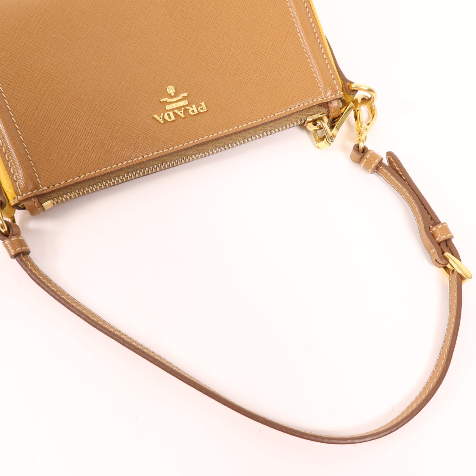 PRADA 牛皮皮革Shoulder Bag金扣肩背袋