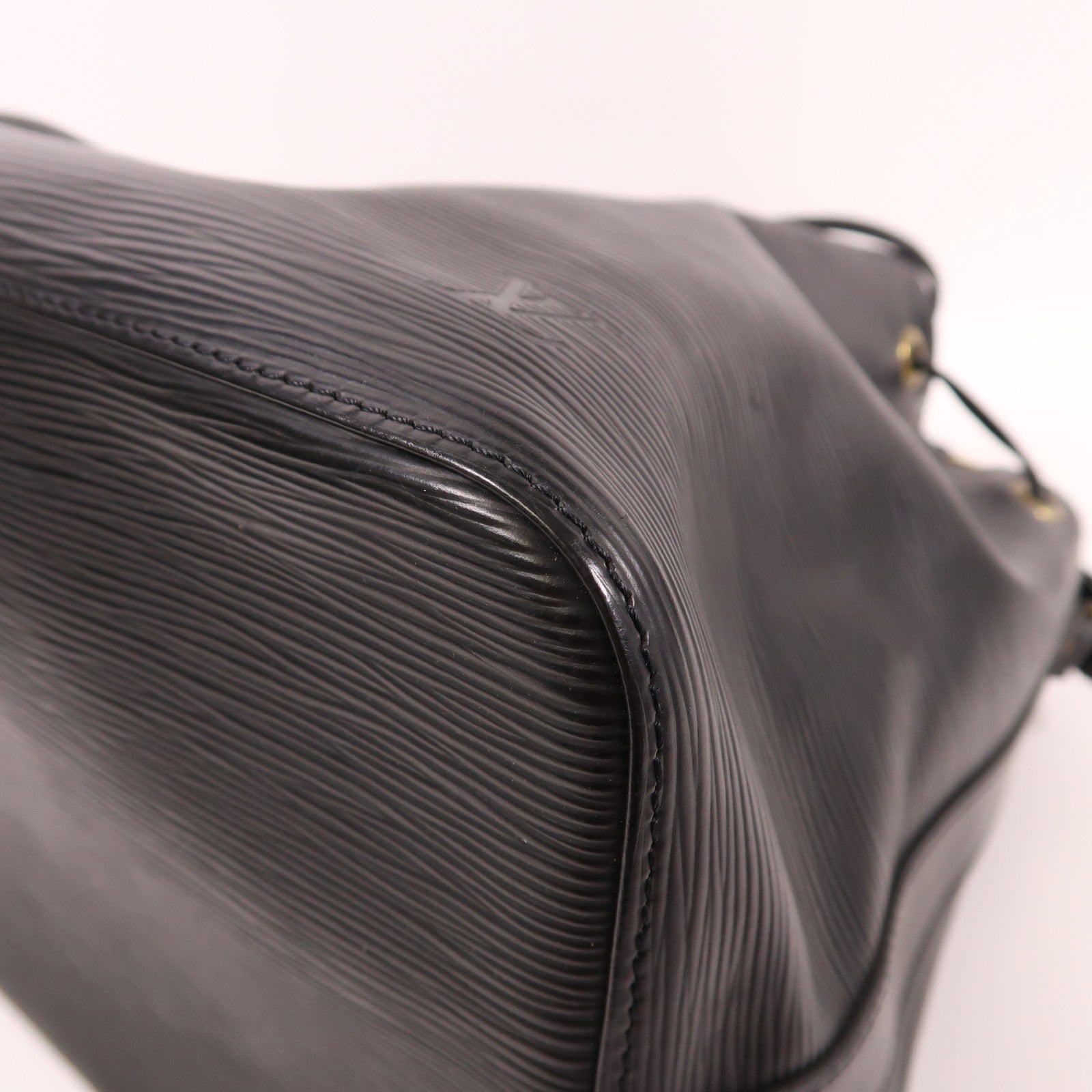 LOUIS VUITTON Epi Noe金扣肩背袋