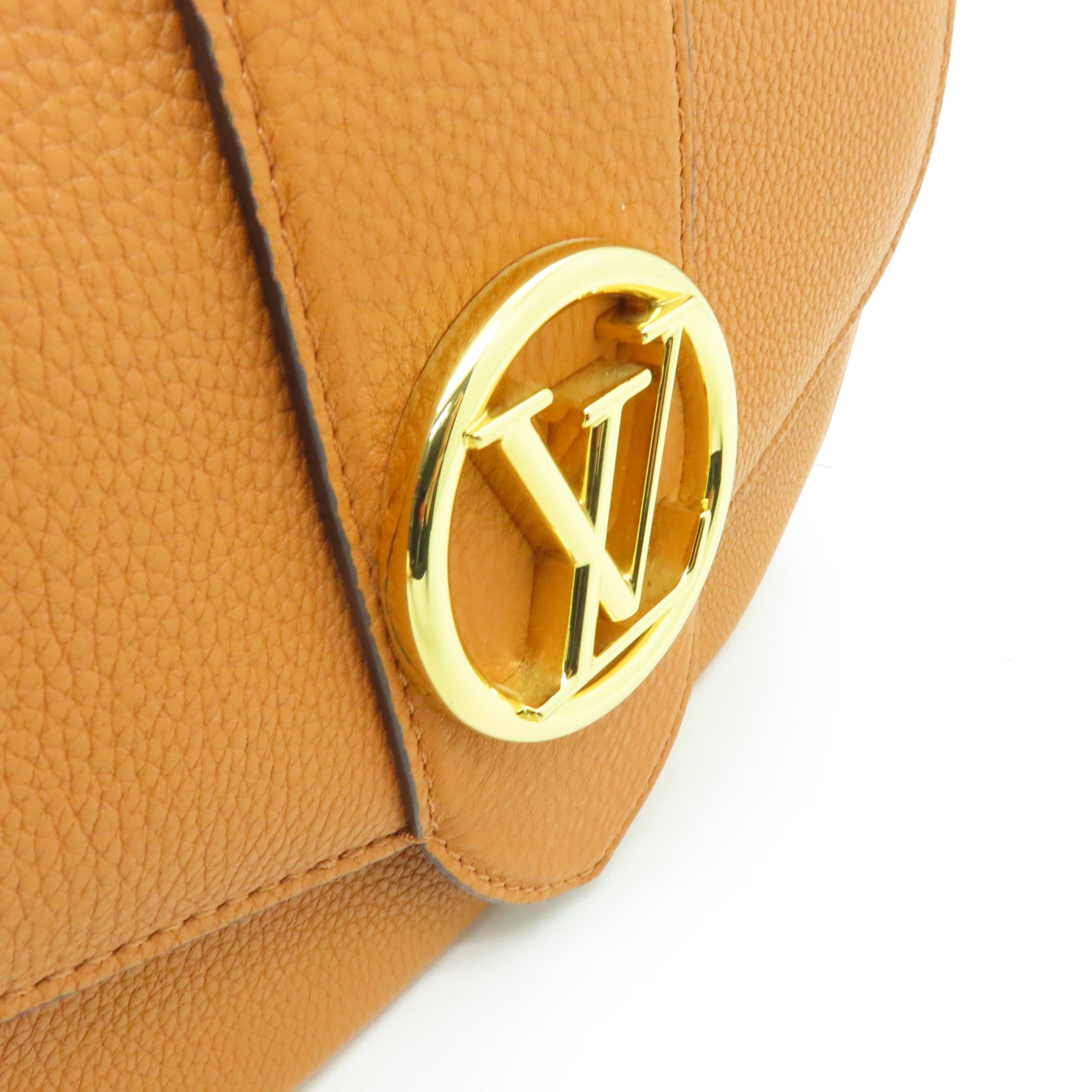LOUIS VUITTON 【清倉大減價】粒面小牛皮Pont 9 Soft MM金扣肩背袋啡色
