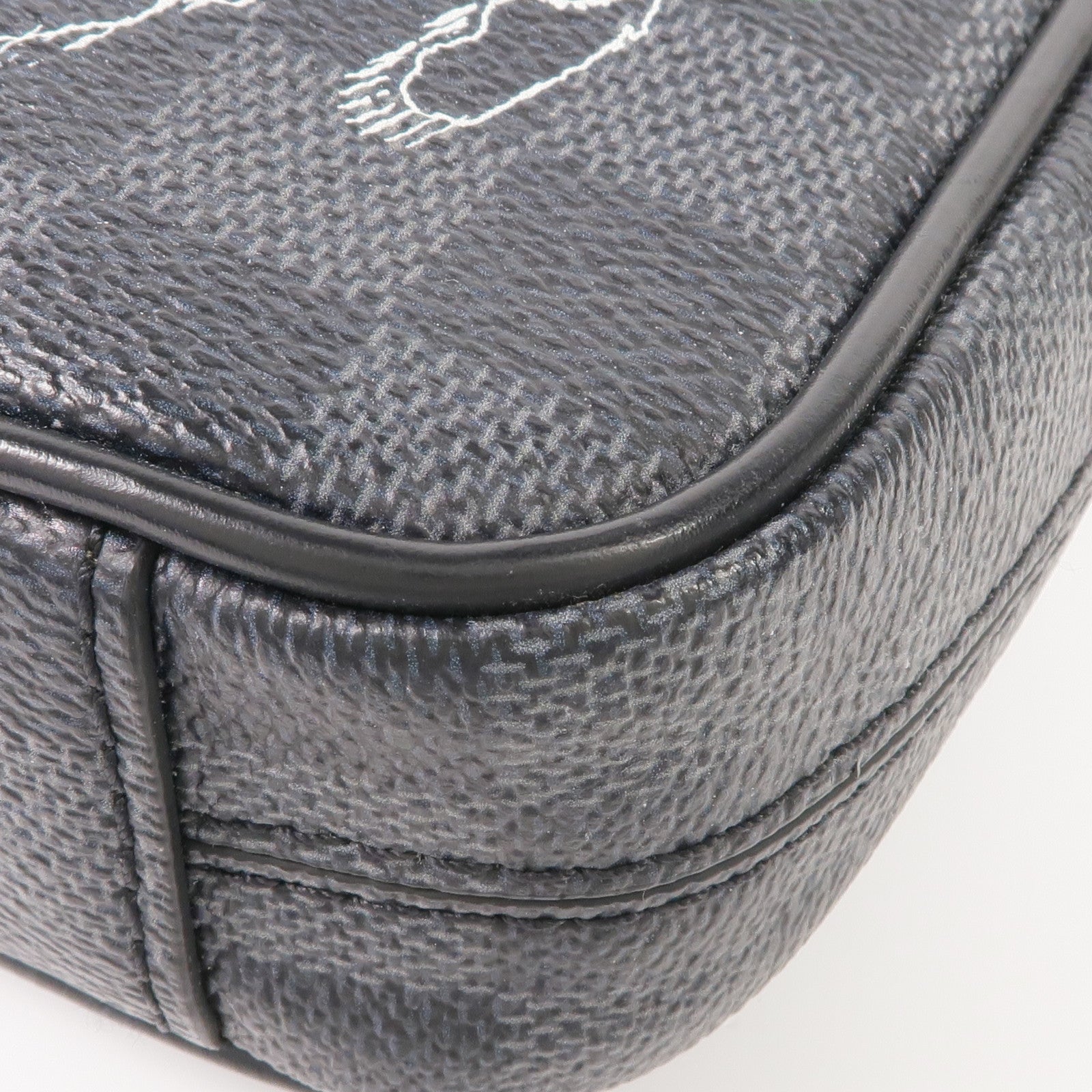LOUIS VUITTON 【激減優惠】Damier Graphite Danube Slim PM銀扣肩背袋