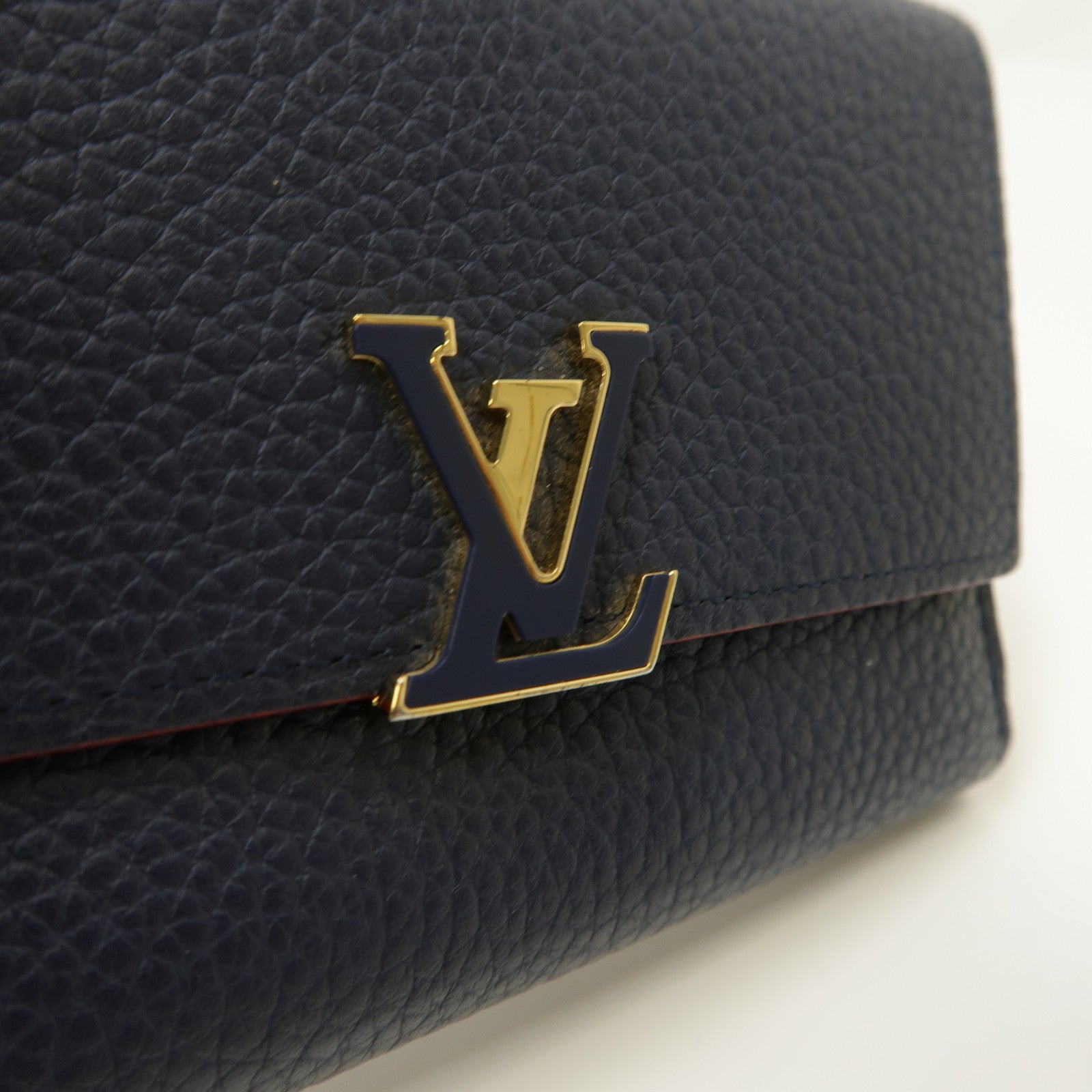 LOUIS VUITTON Taurillon皮革Capucines金扣錢包藍色