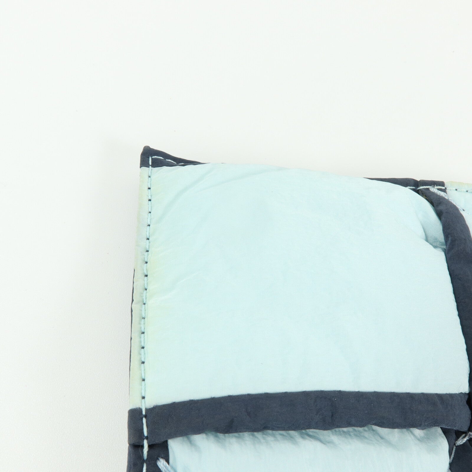 BOTTEGA VENETA 尼龍Padded Tech Cassette Bag肩背袋