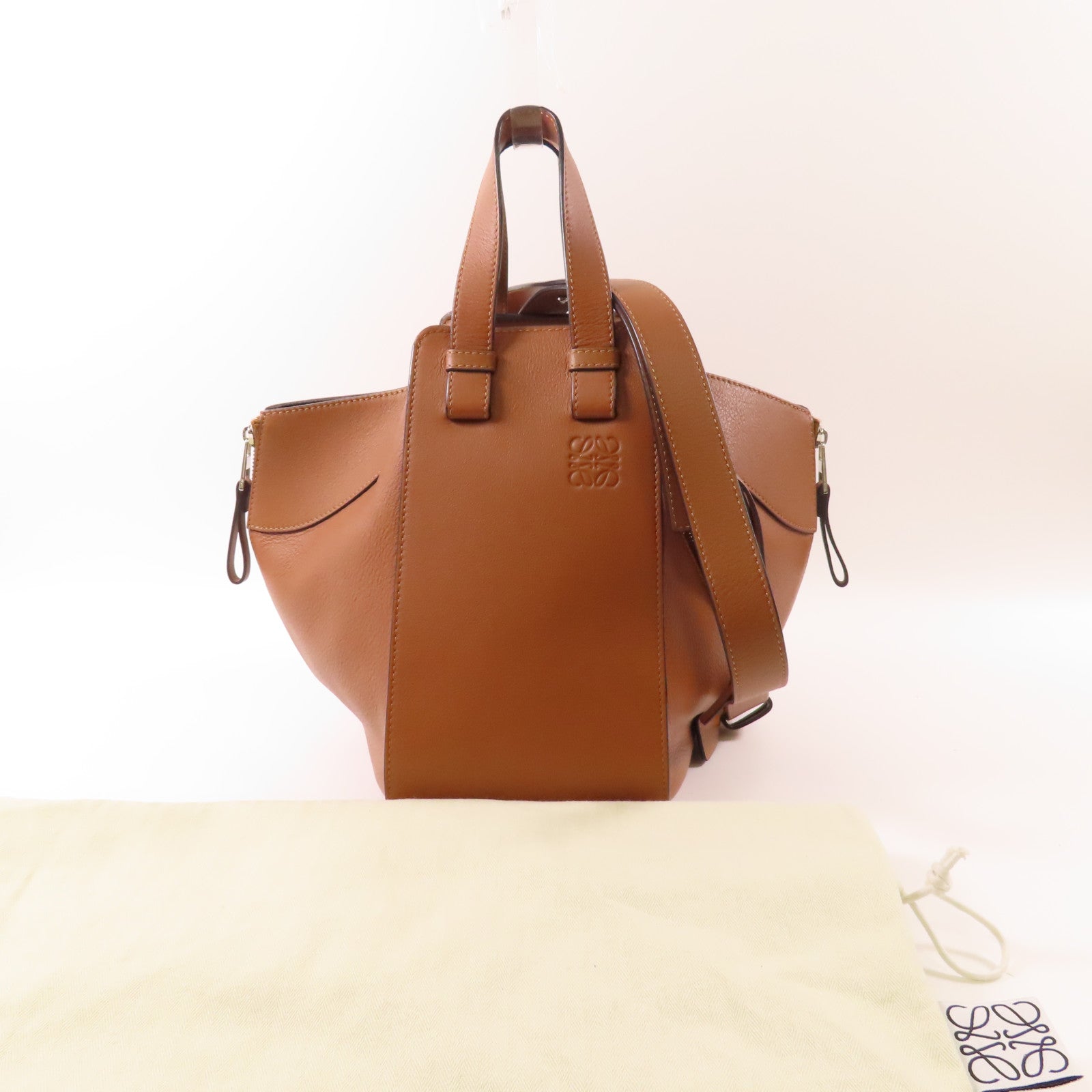 LOEWE 牛皮皮革Hammock銀扣手挽肩背兩用袋啡色