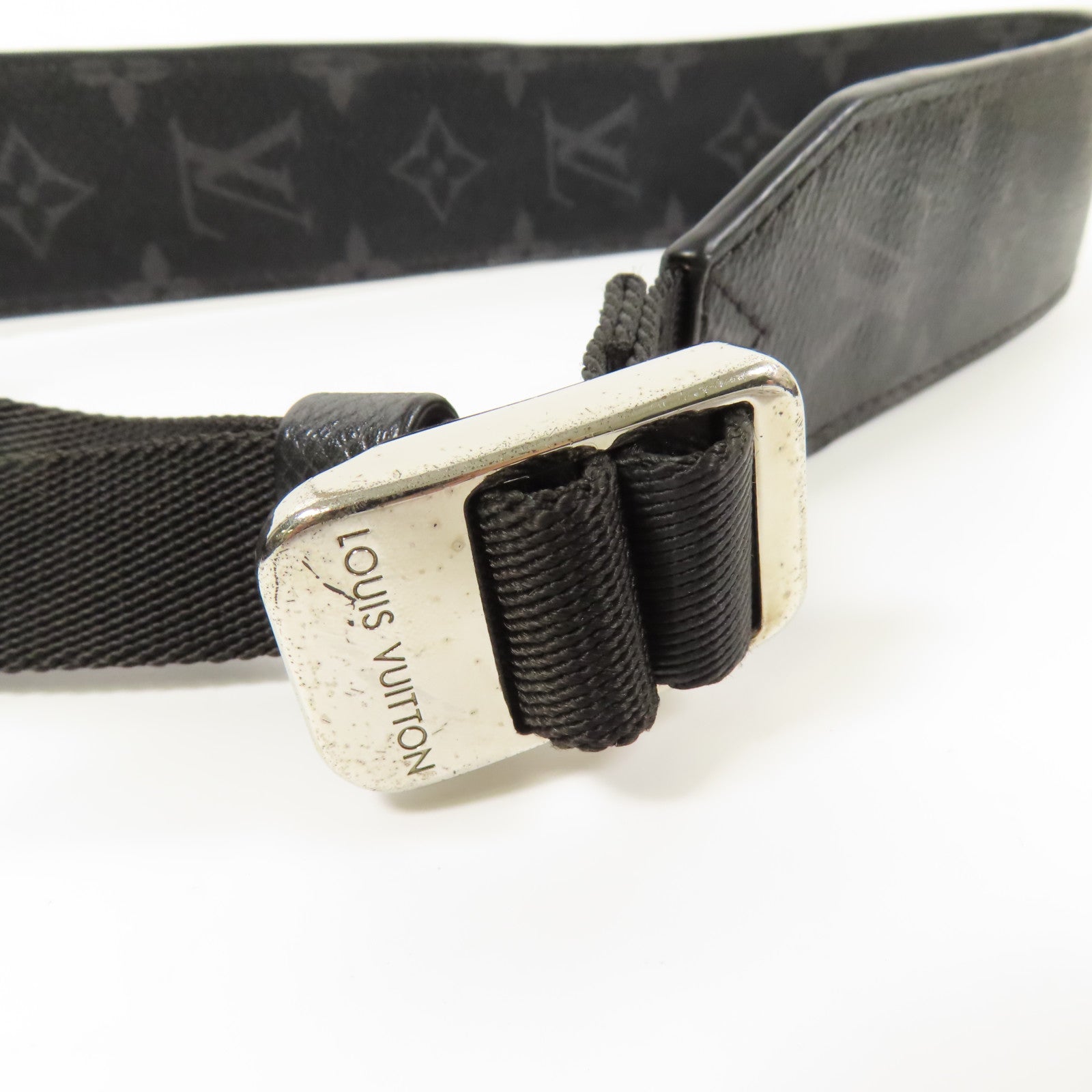 LOUIS VUITTON Monogram Eclipse/Taiga Outdoor Messenger銀扣肩背袋