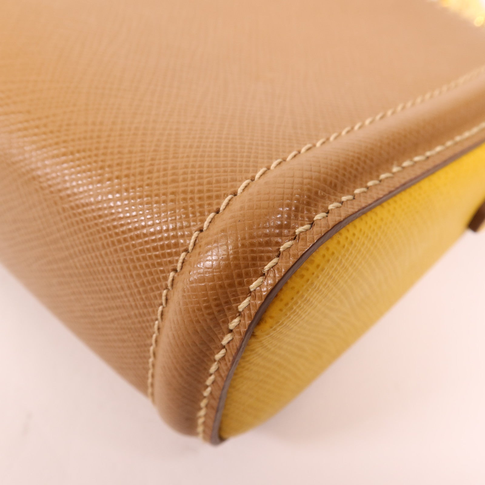 PRADA 牛皮皮革Shoulder Bag金扣肩背袋