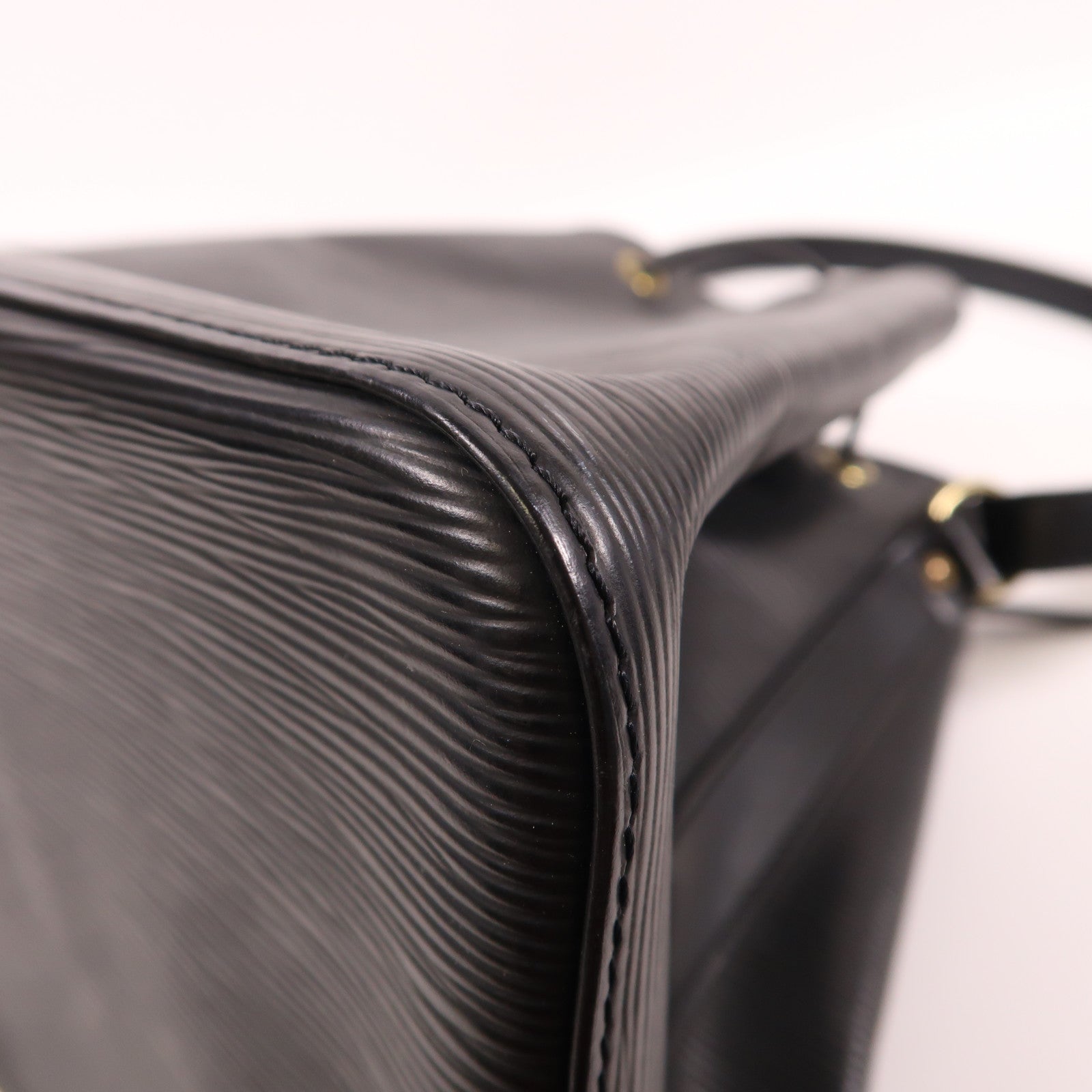 LOUIS VUITTON Epi Noe金扣肩背袋