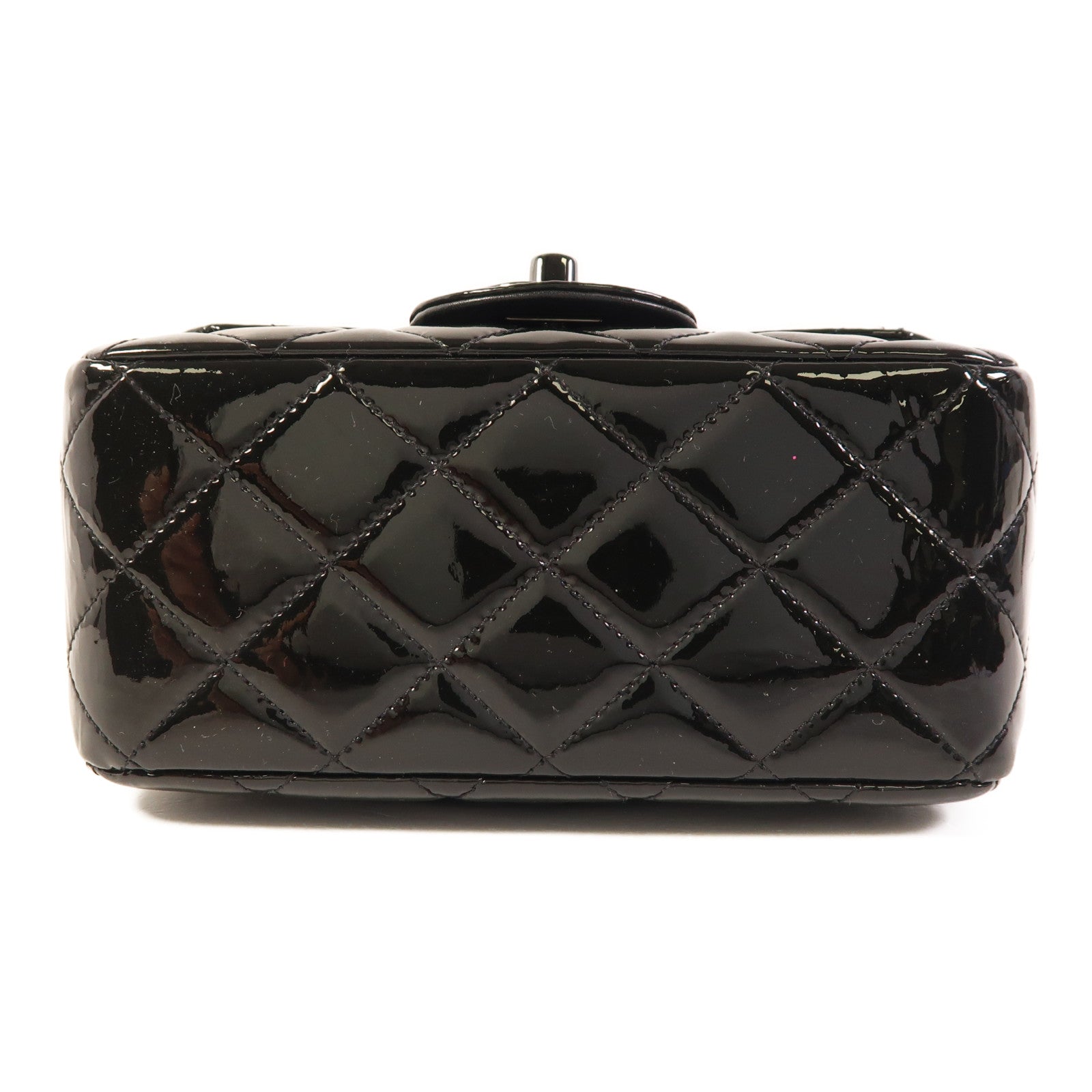 CHANEL 漆皮皮革Classic 17 So Black鏈帶肩背袋