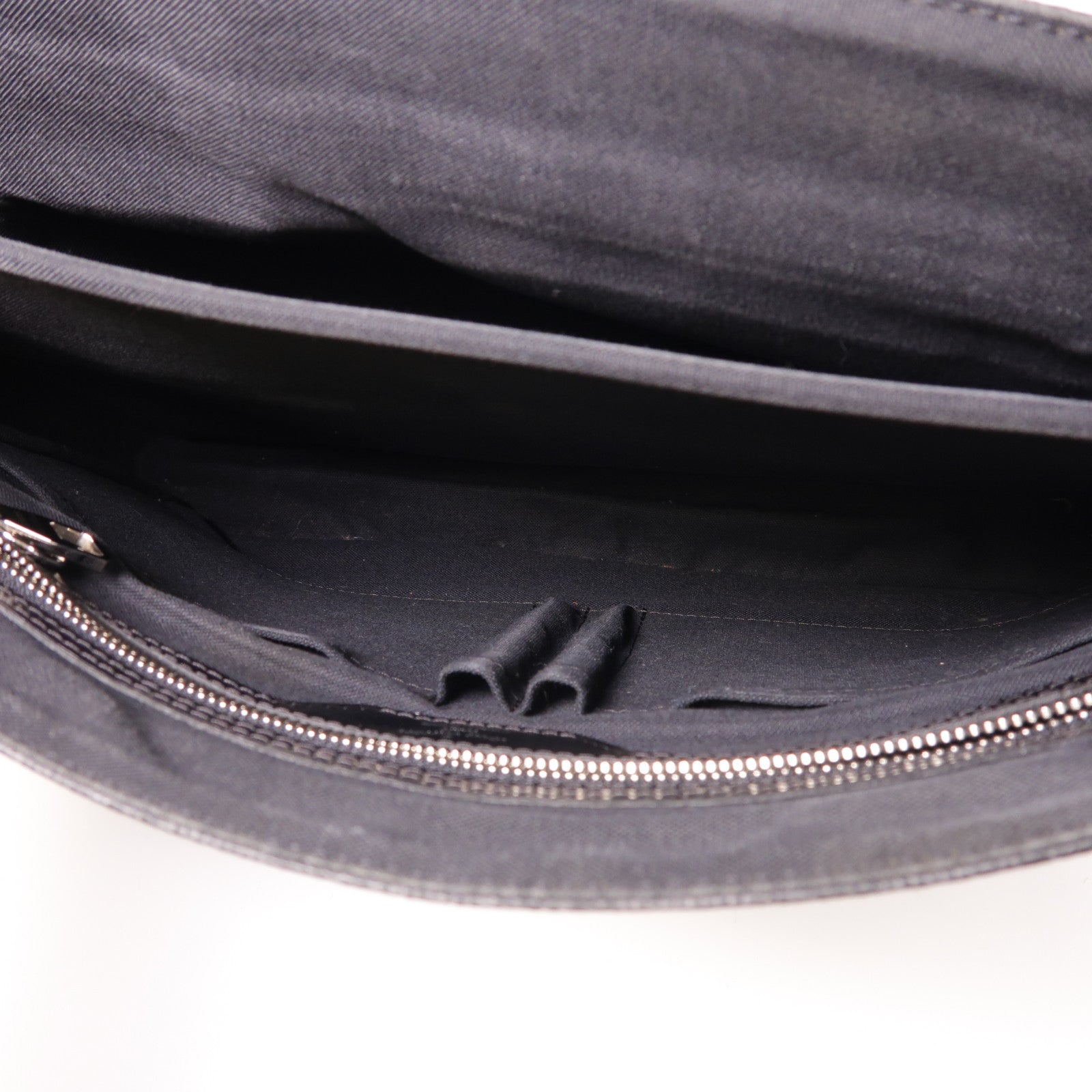 LOUIS VUITTON Damier Graphite District GM銀扣肩背袋