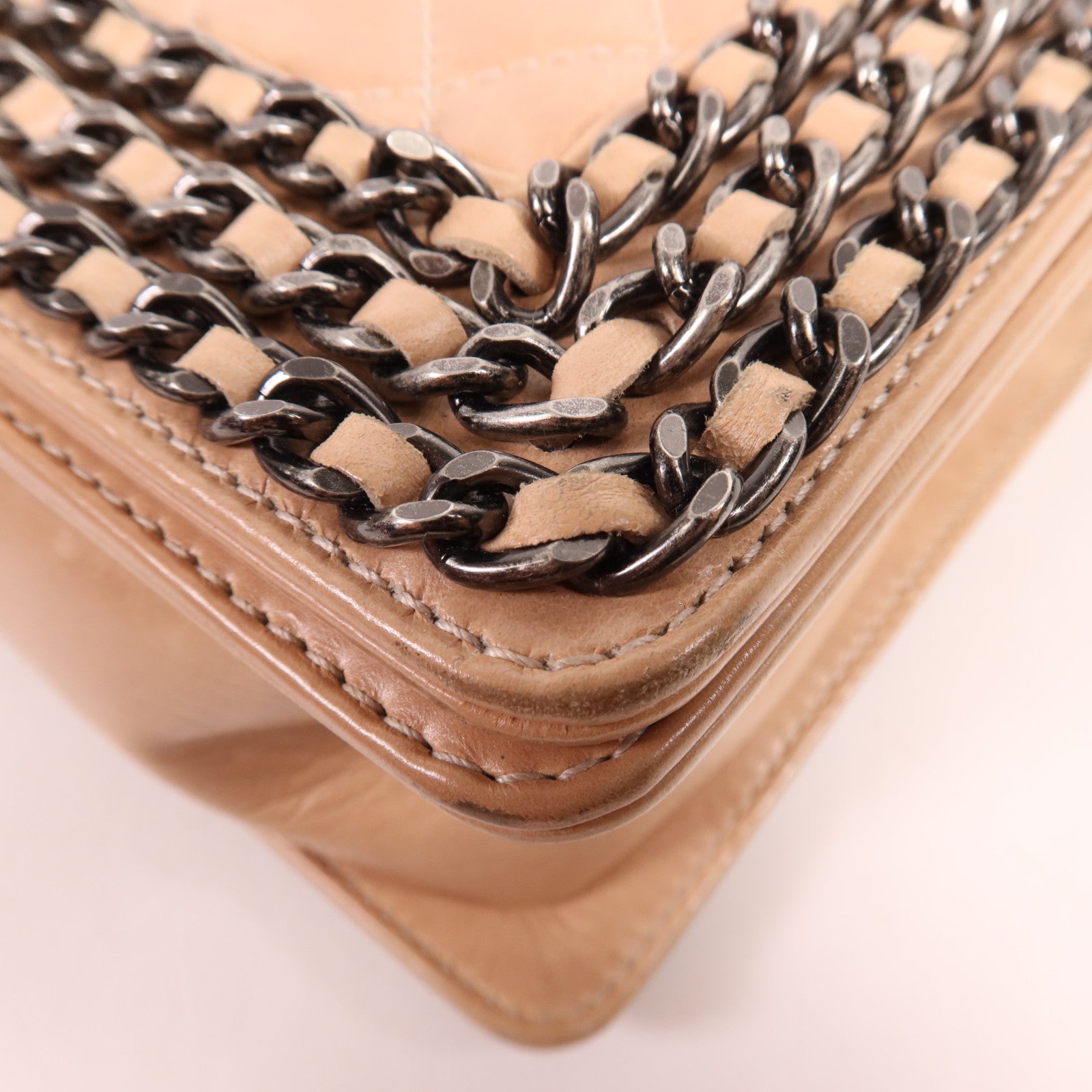 CHANEL 牛皮皮革Boy Chanel銀扣肩背袋