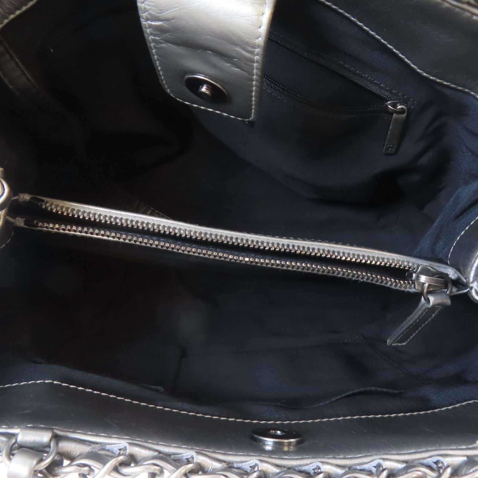 CHANEL 【激減優惠】菱格牛皮皮革Chain Shoulder Bag黑扣鏈帶肩背袋銀色