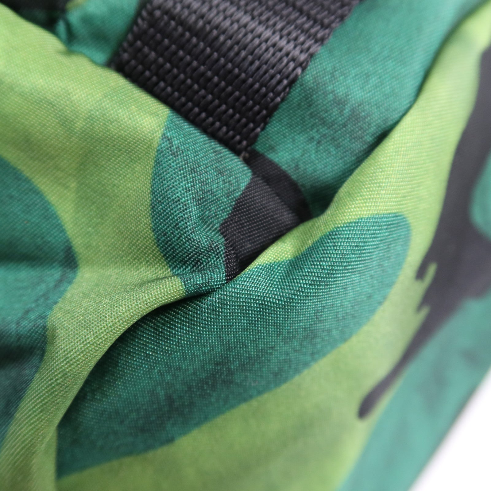 PRADA 尼龍Rucksack銀扣背包